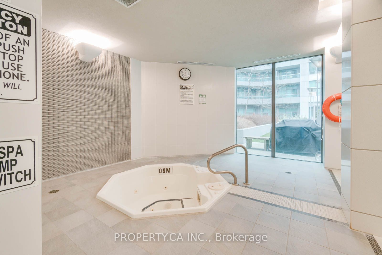 25 Lower Simcoe Street, #205