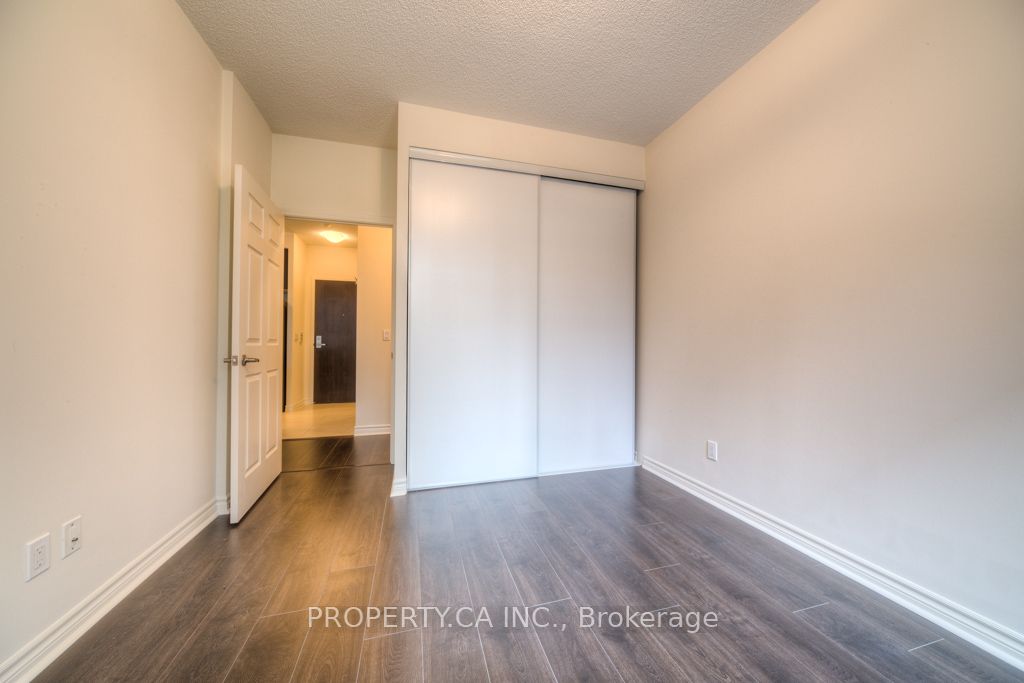 25 Lower Simcoe Street, #205