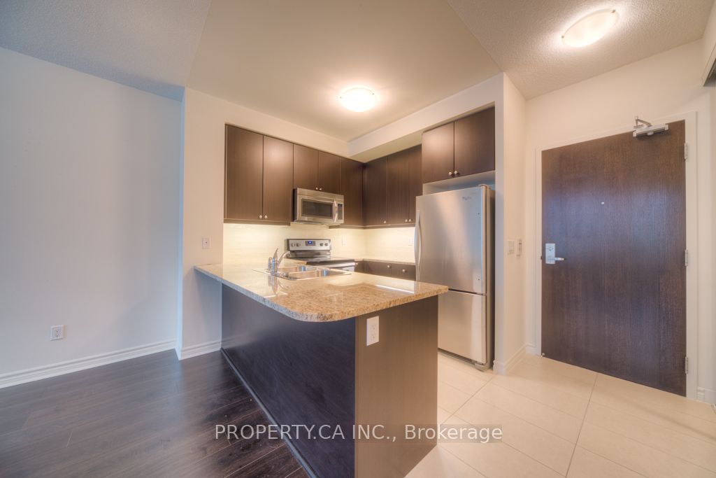 25 Lower Simcoe Street, #205