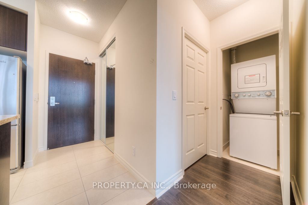 25 Lower Simcoe Street, #205