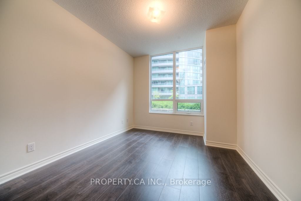 25 Lower Simcoe Street, #205
