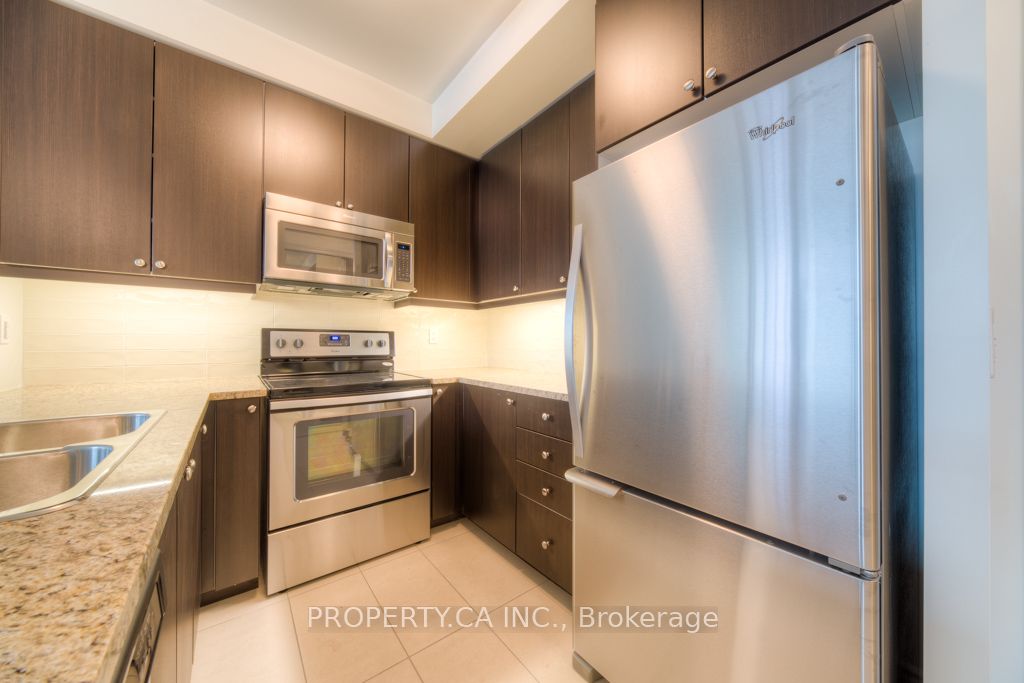 25 Lower Simcoe Street, #205