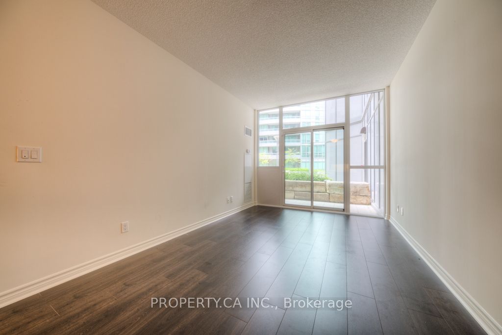 25 Lower Simcoe Street, #205