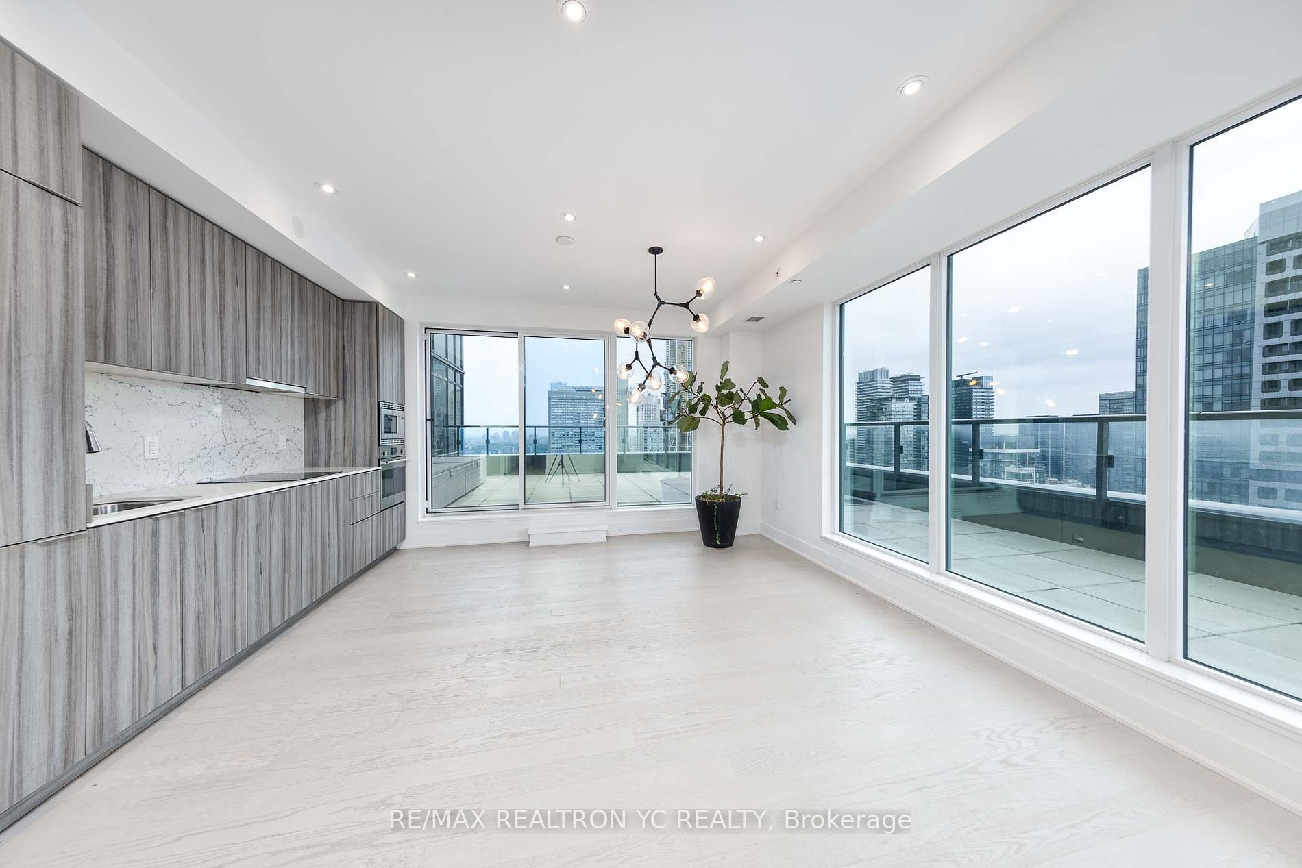 955 Bay Street #3907