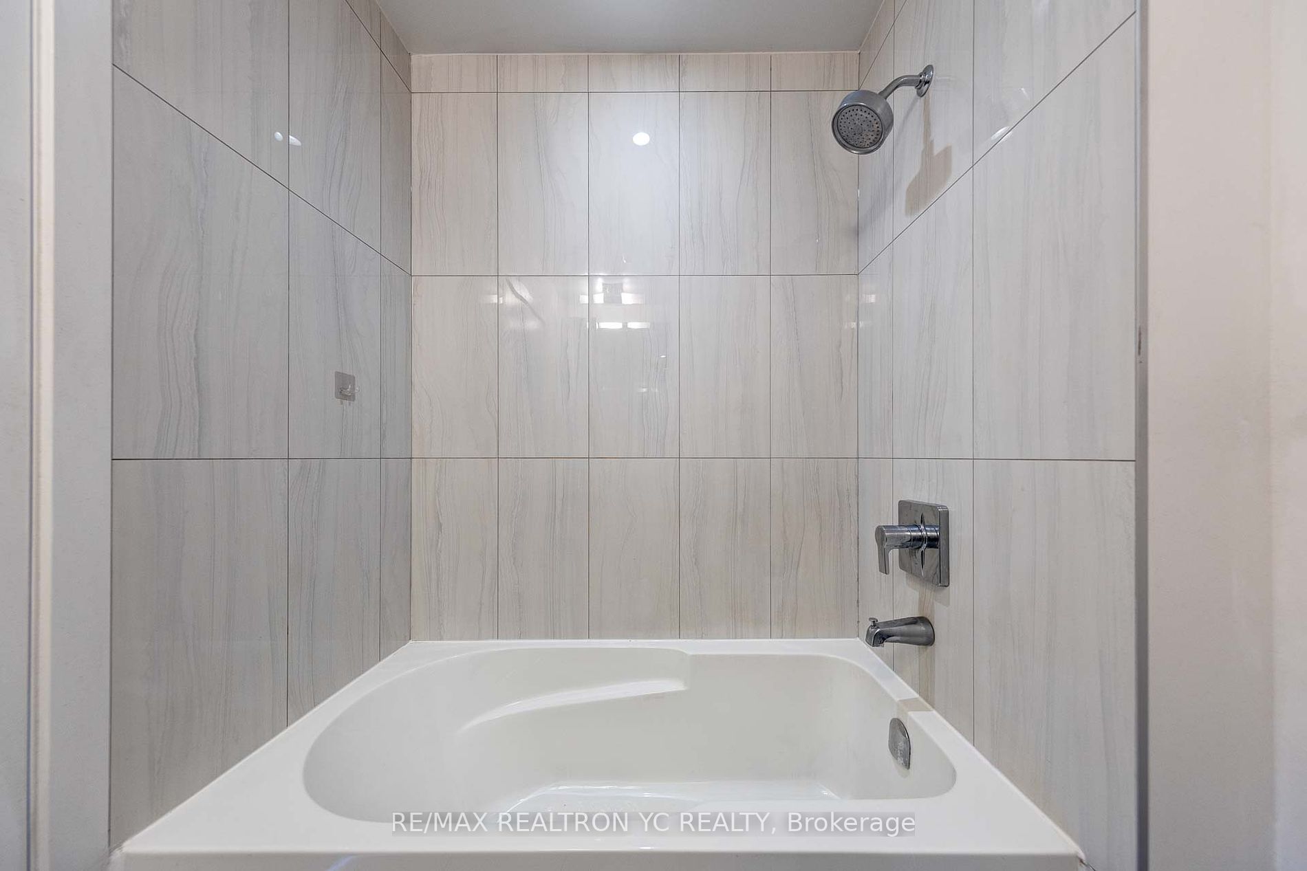 955 Bay Street #3907