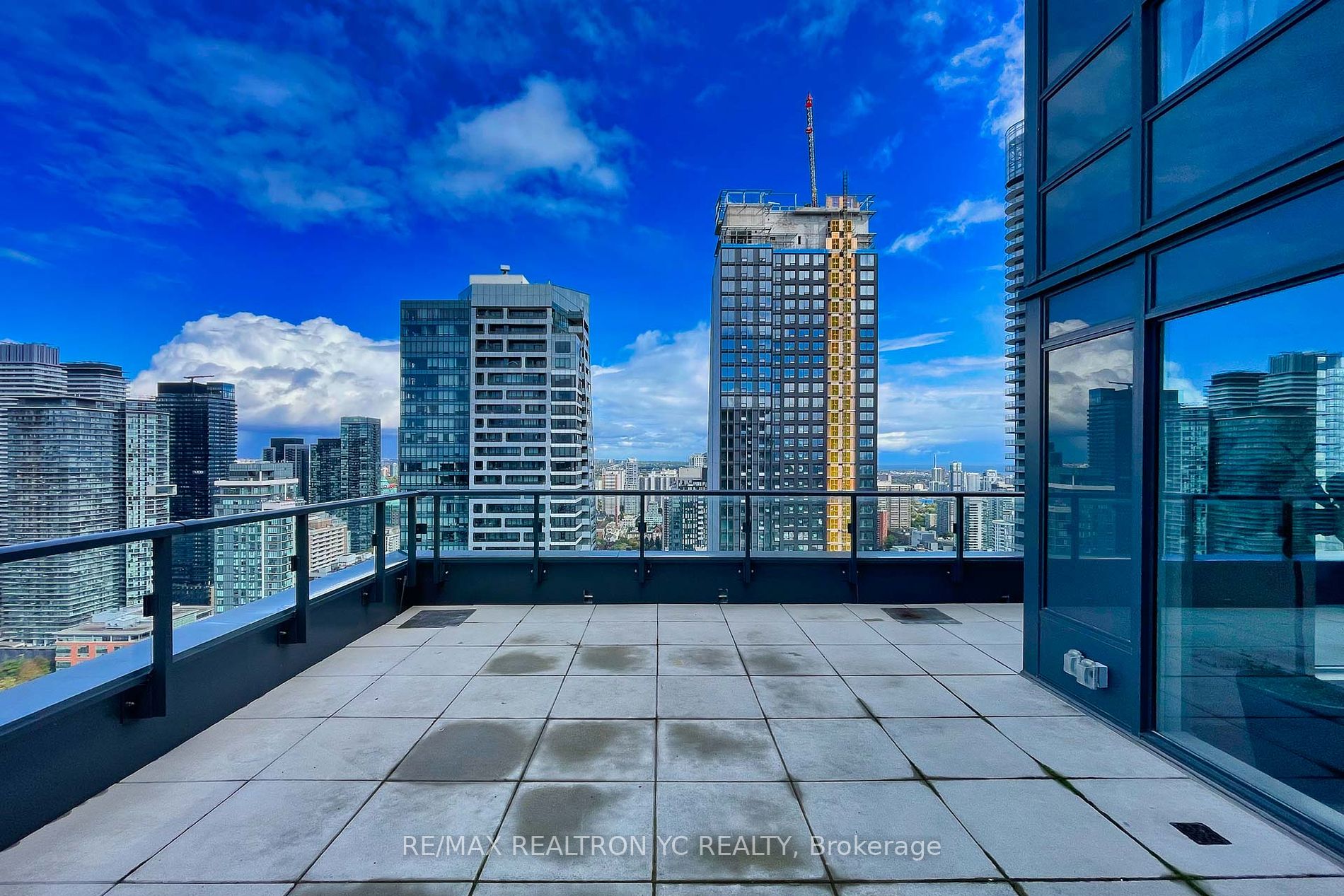 955 Bay Street #3907