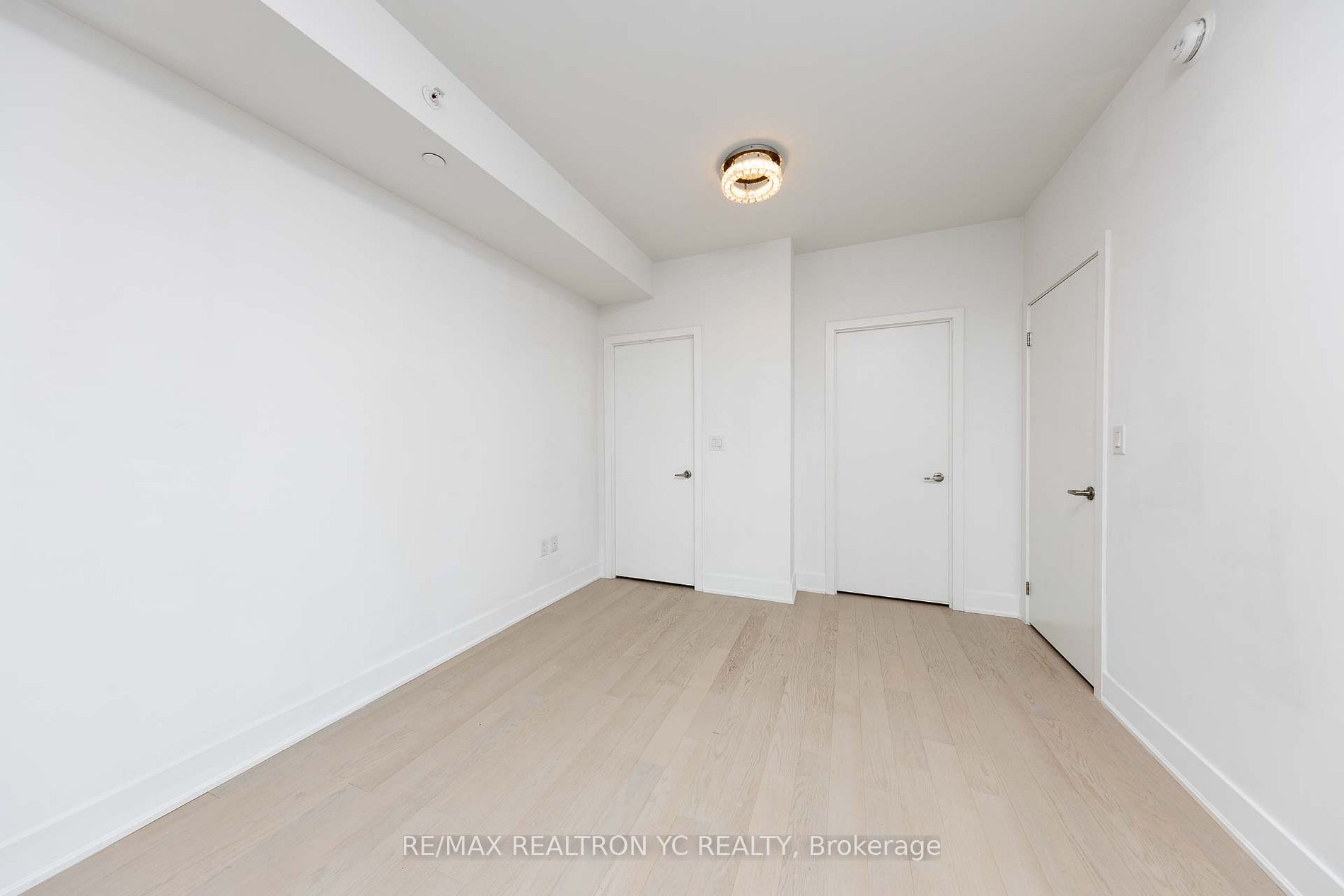 955 Bay Street #3907