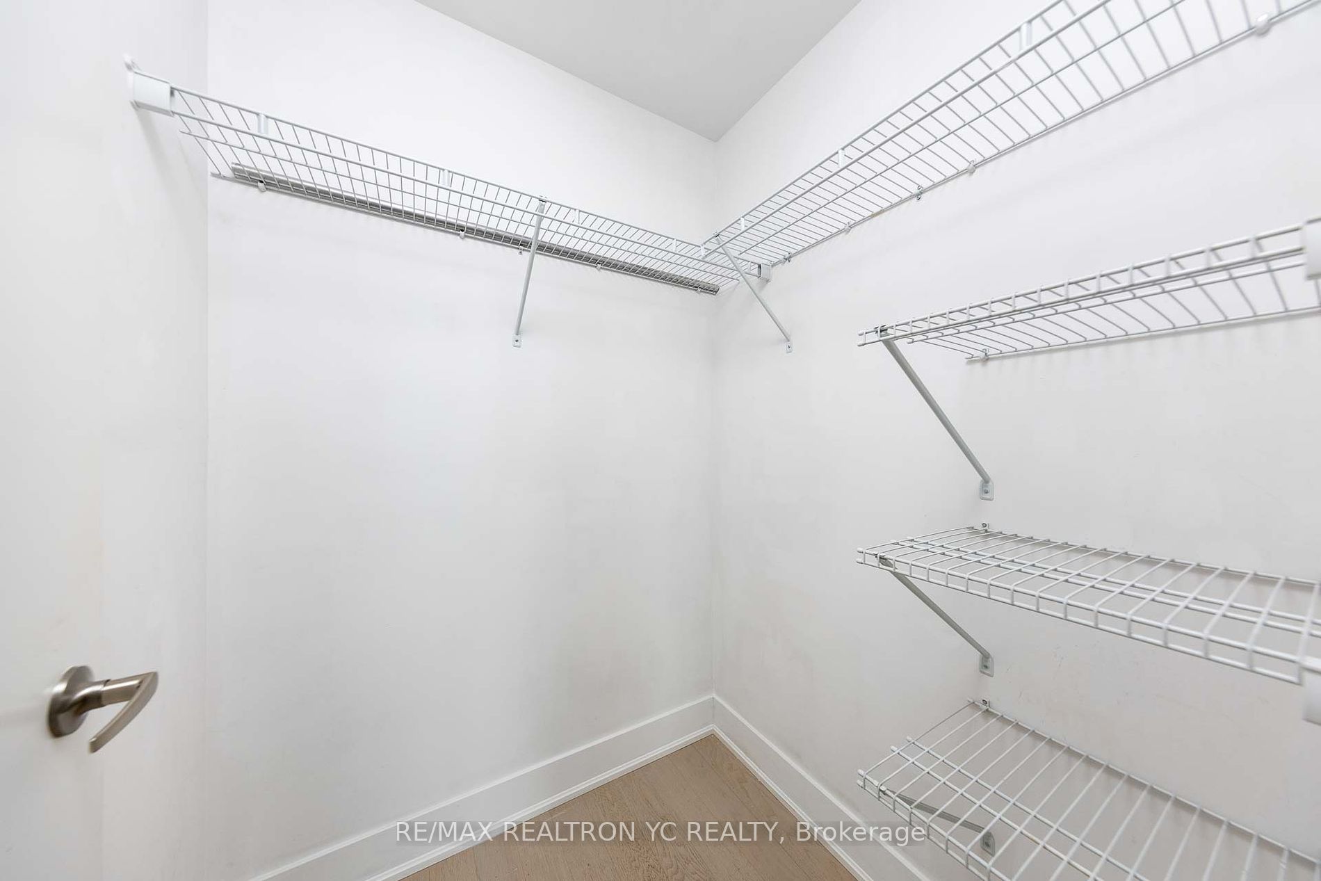 955 Bay Street #3907