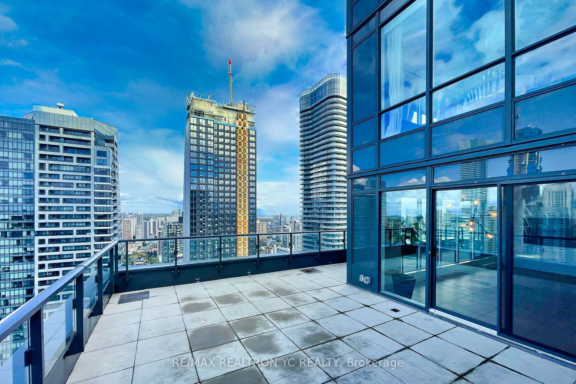 955 Bay Street #3907