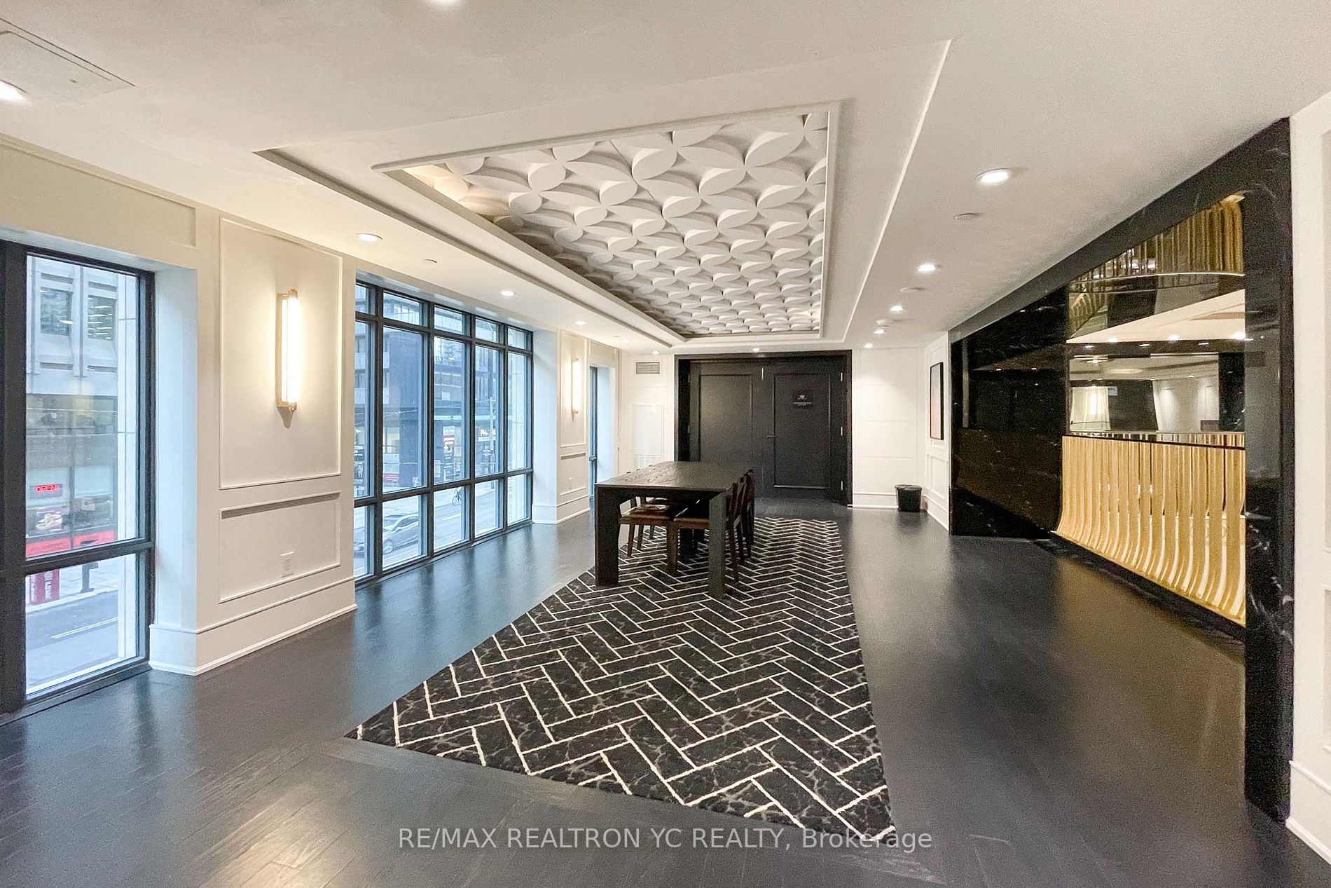 955 Bay Street #3907