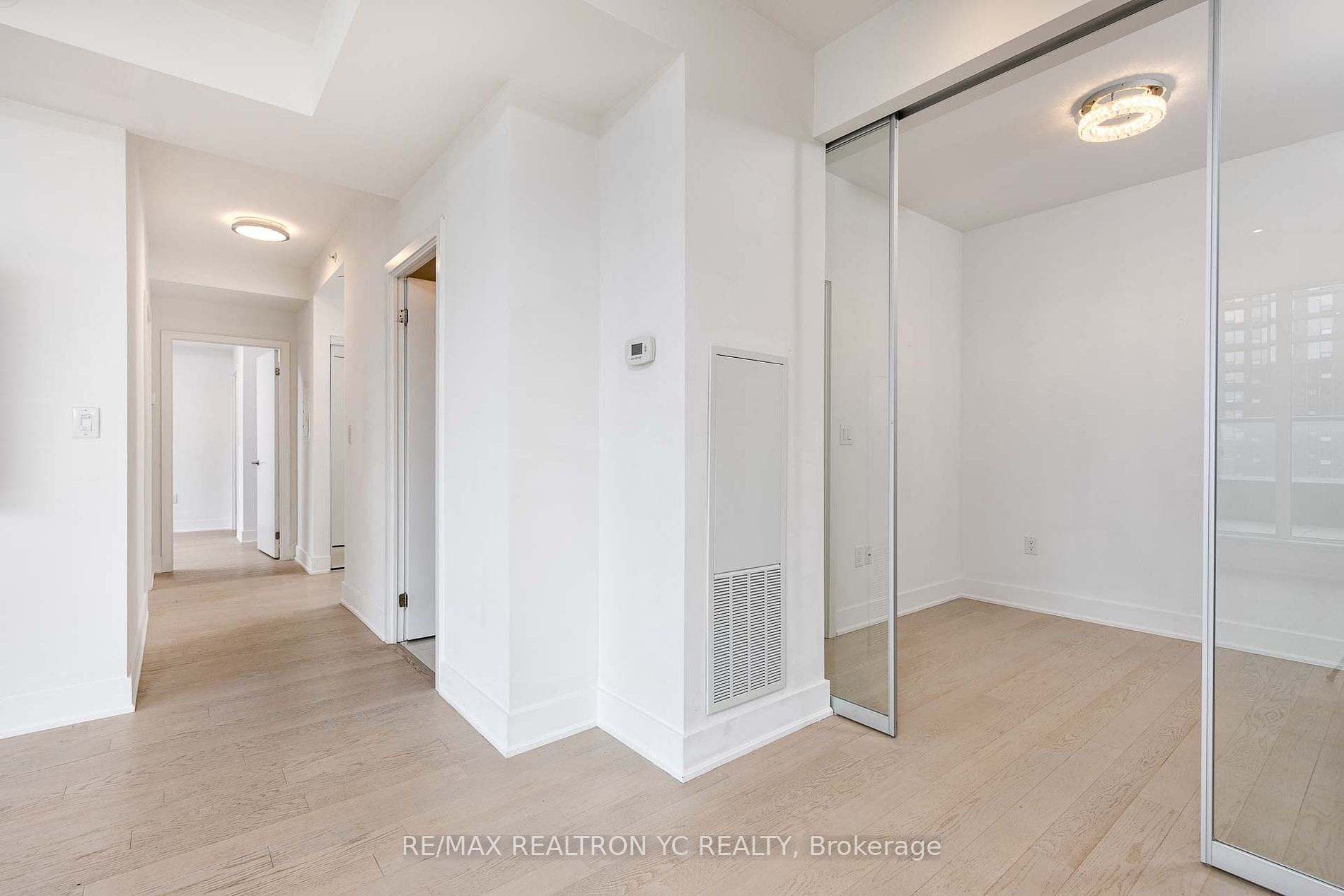 955 Bay Street #3907