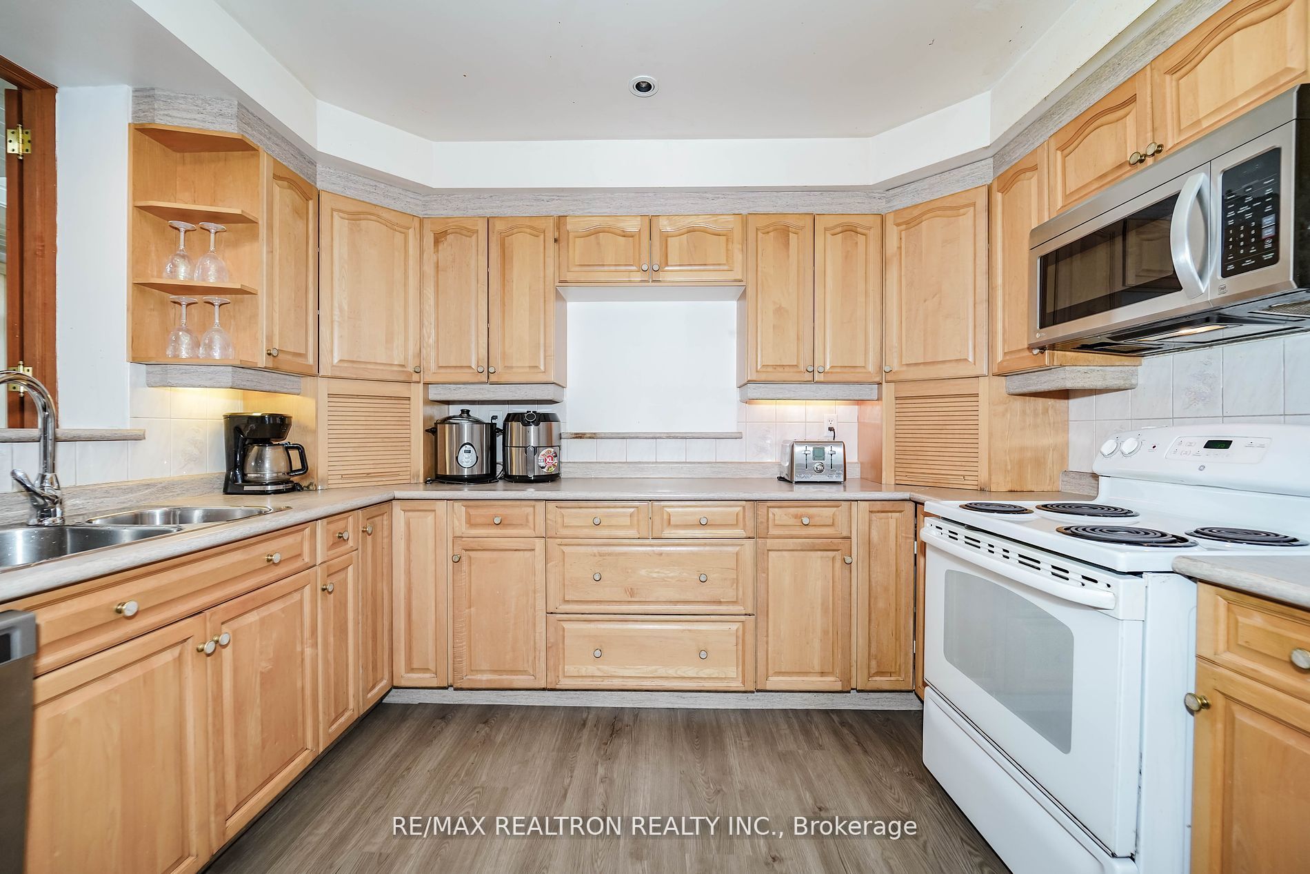 599 Conacher Drive