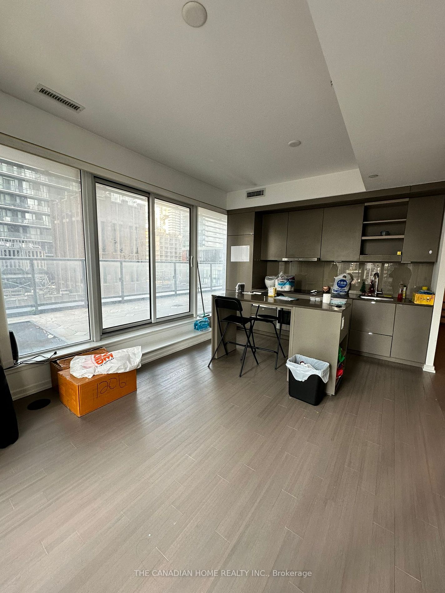 101 Peter Street, #1206