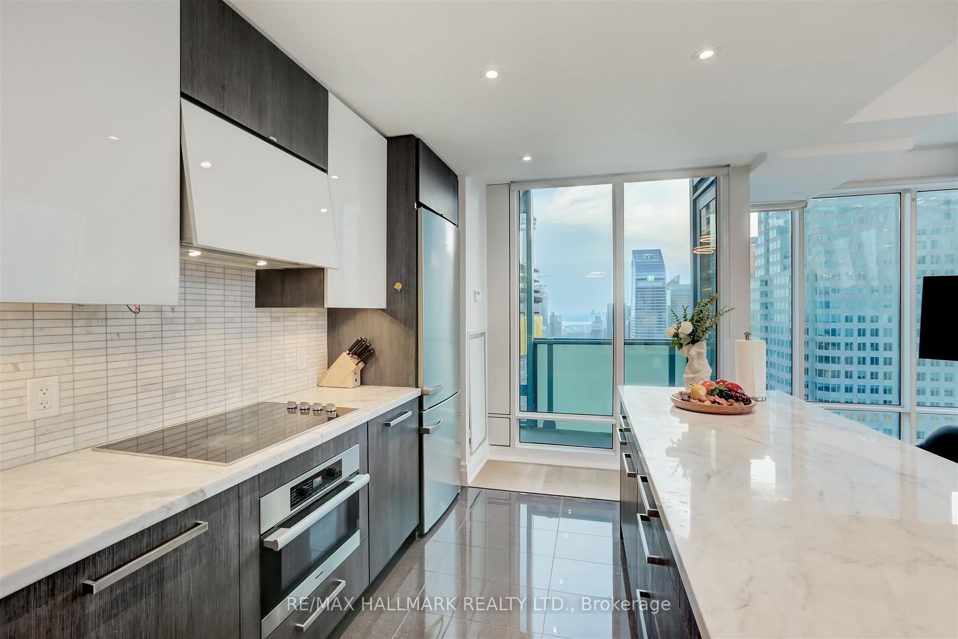 8 The Esplanade #4804