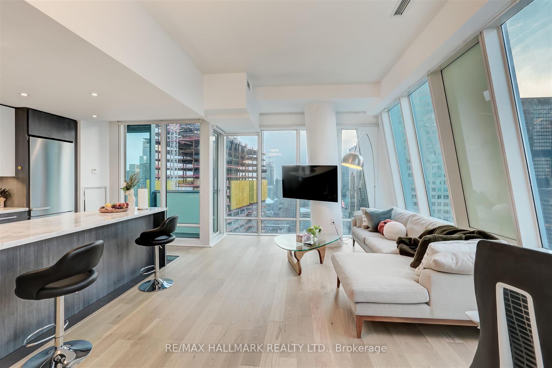 8 The Esplanade #4804
