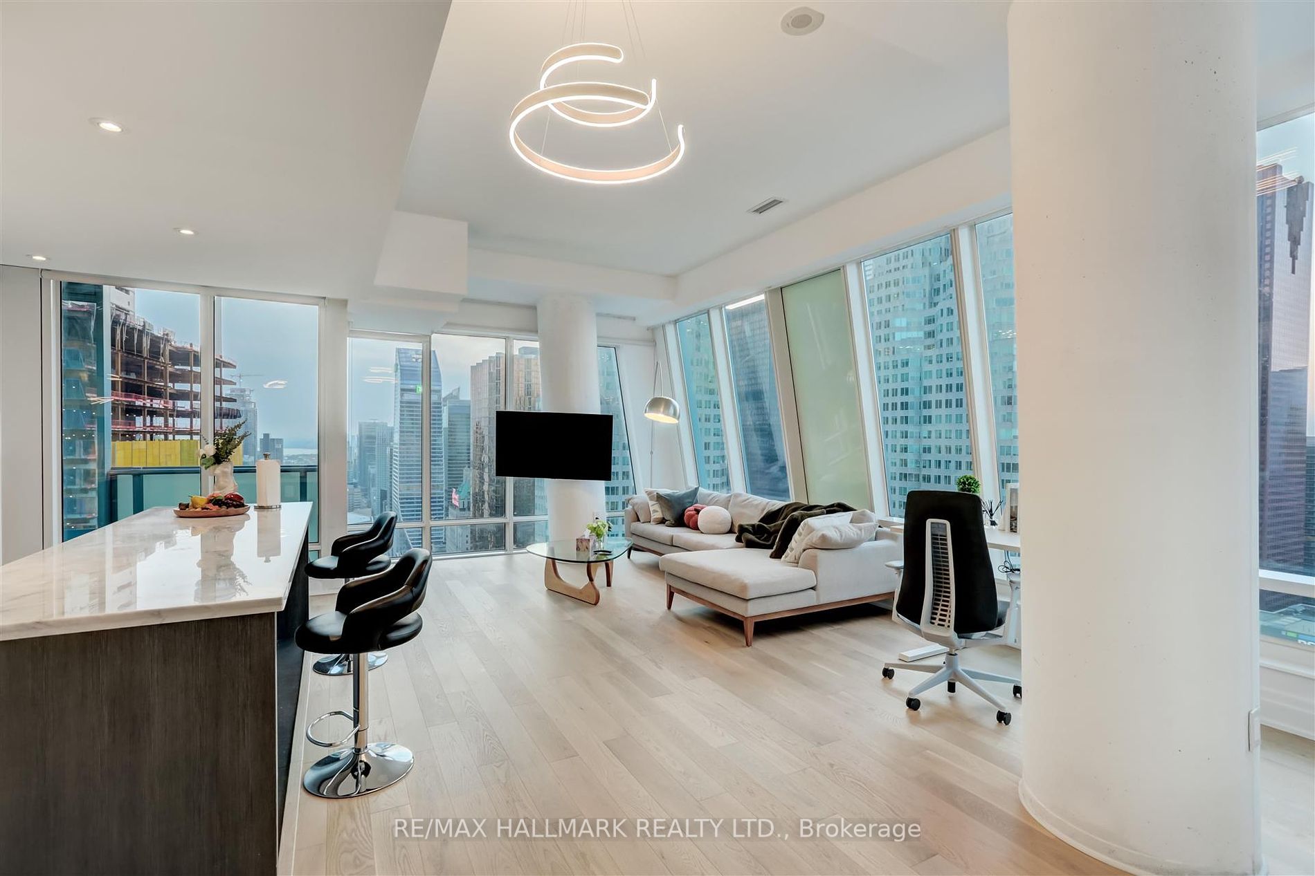 8 The Esplanade #4804