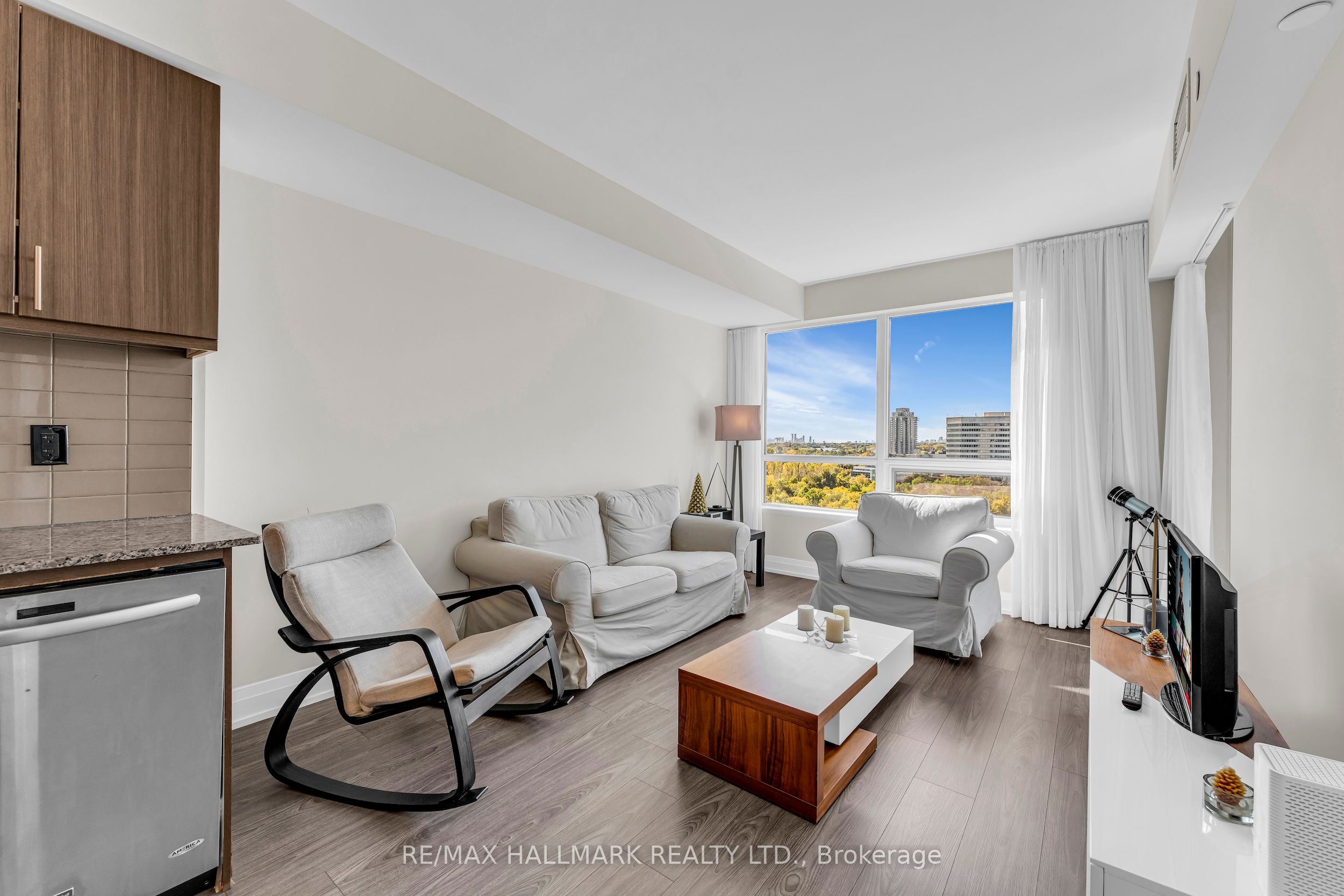 18 Graydon Hall Drive, #603