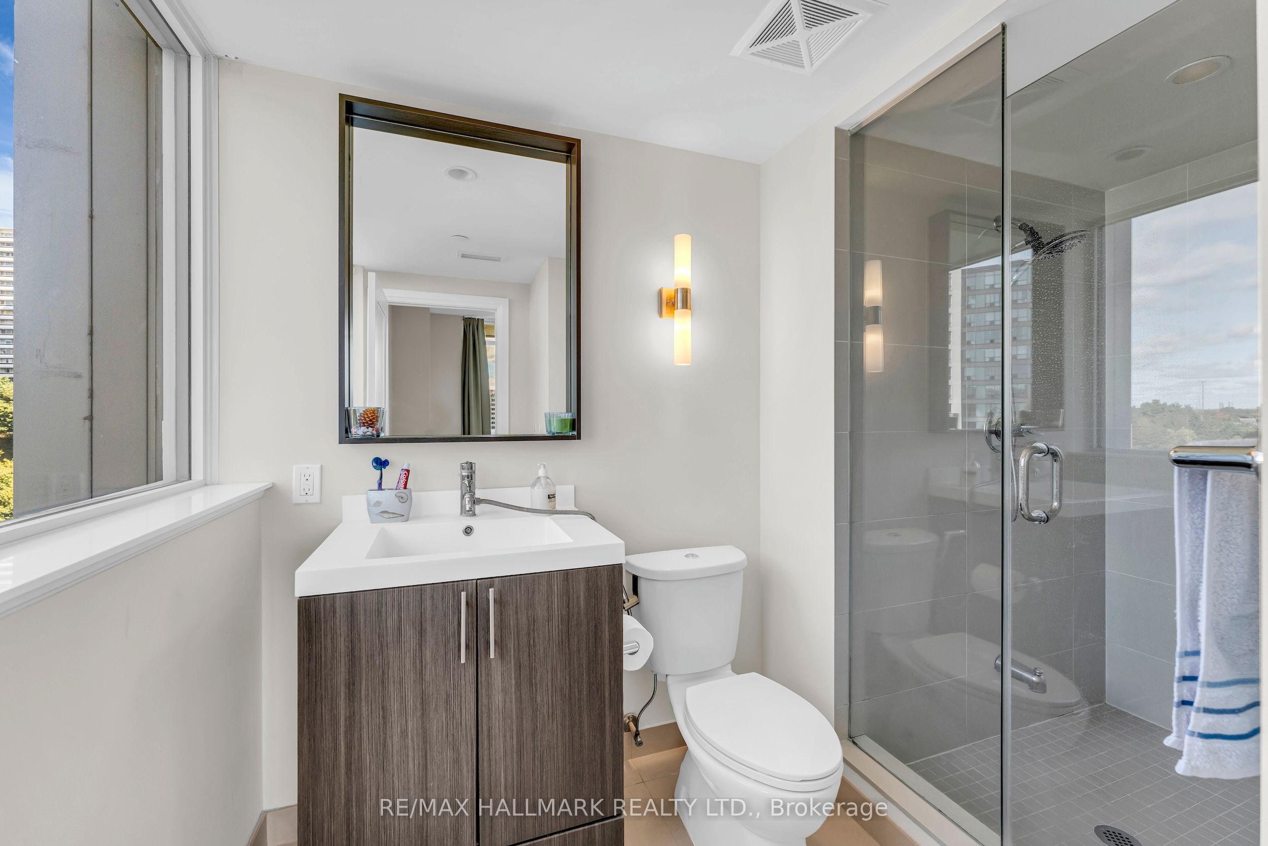 18 Graydon Hall Drive, #603