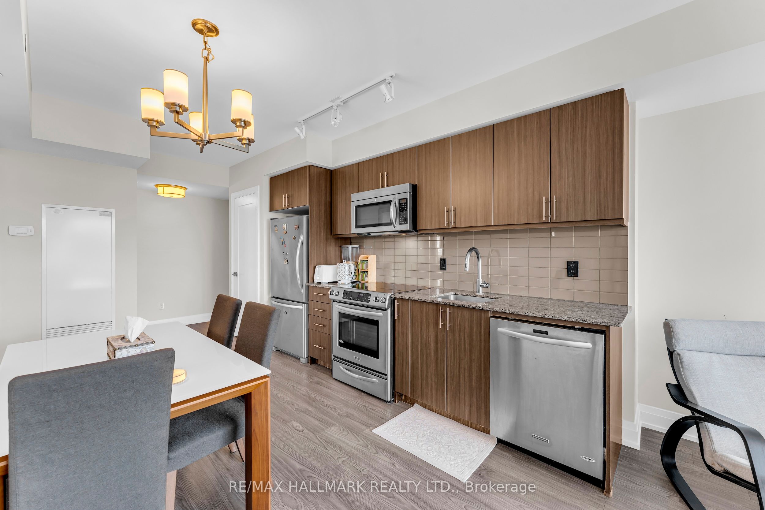 18 Graydon Hall Drive, #603