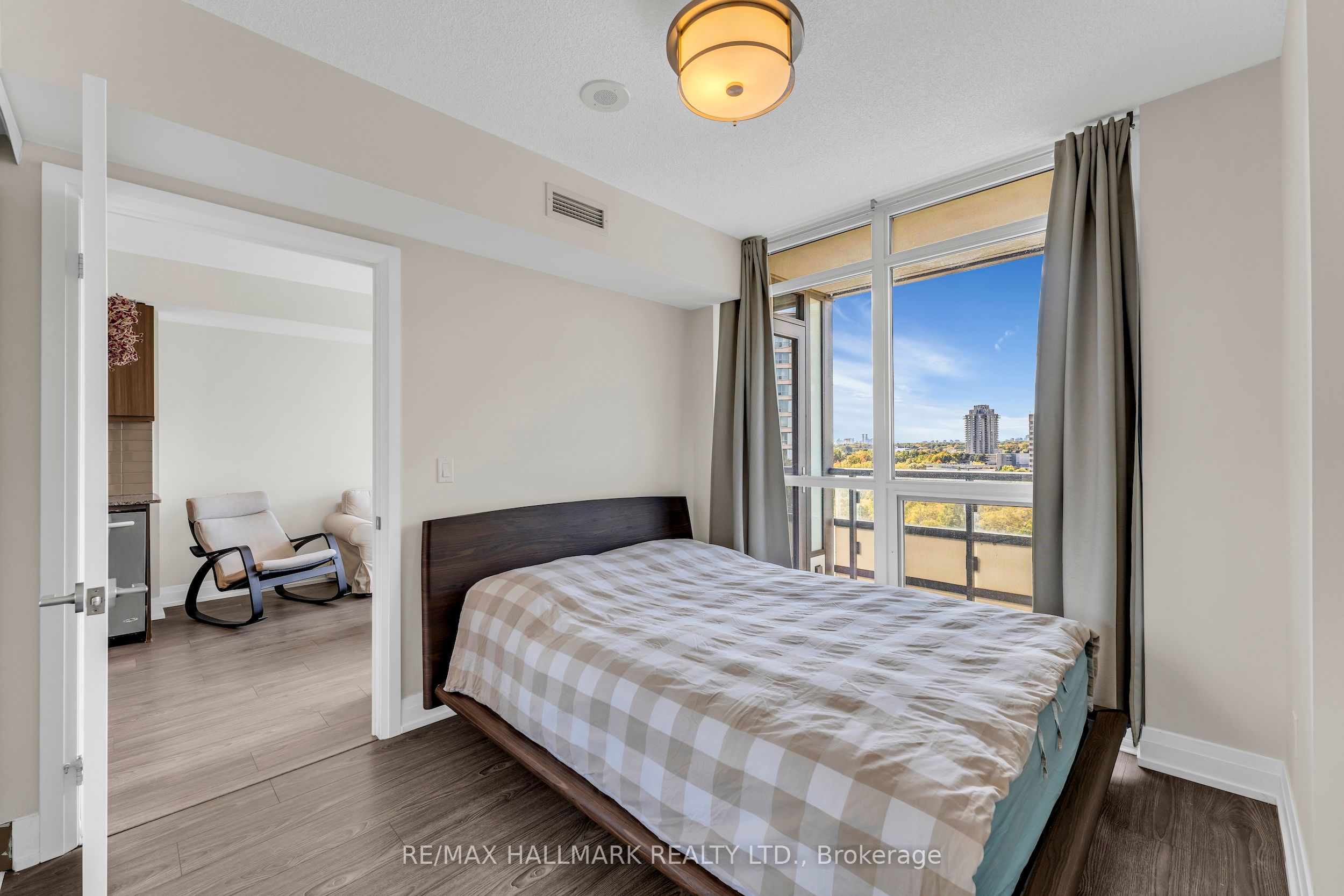 18 Graydon Hall Drive, #603