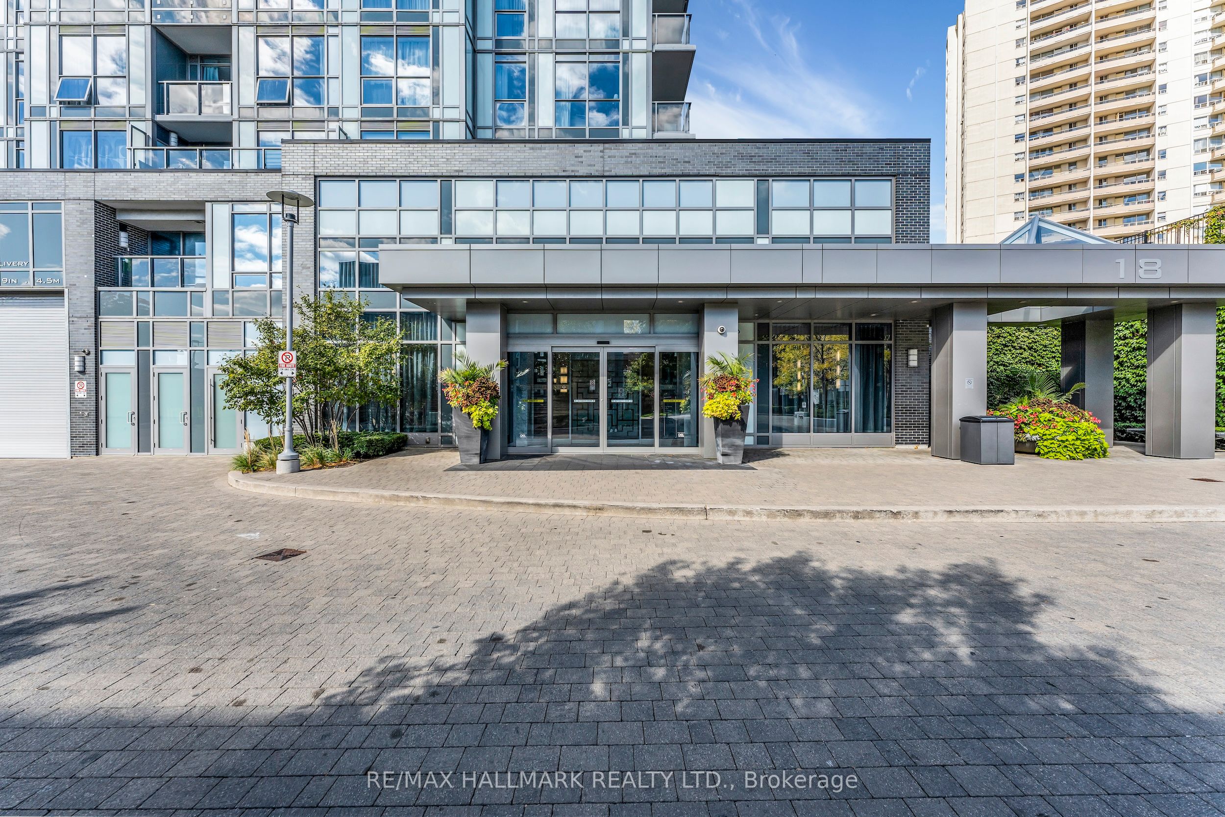 18 Graydon Hall Drive, #603