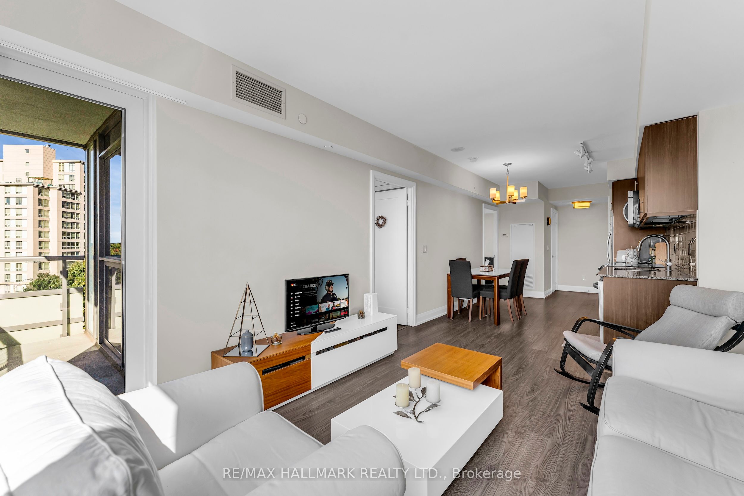 18 Graydon Hall Drive, #603