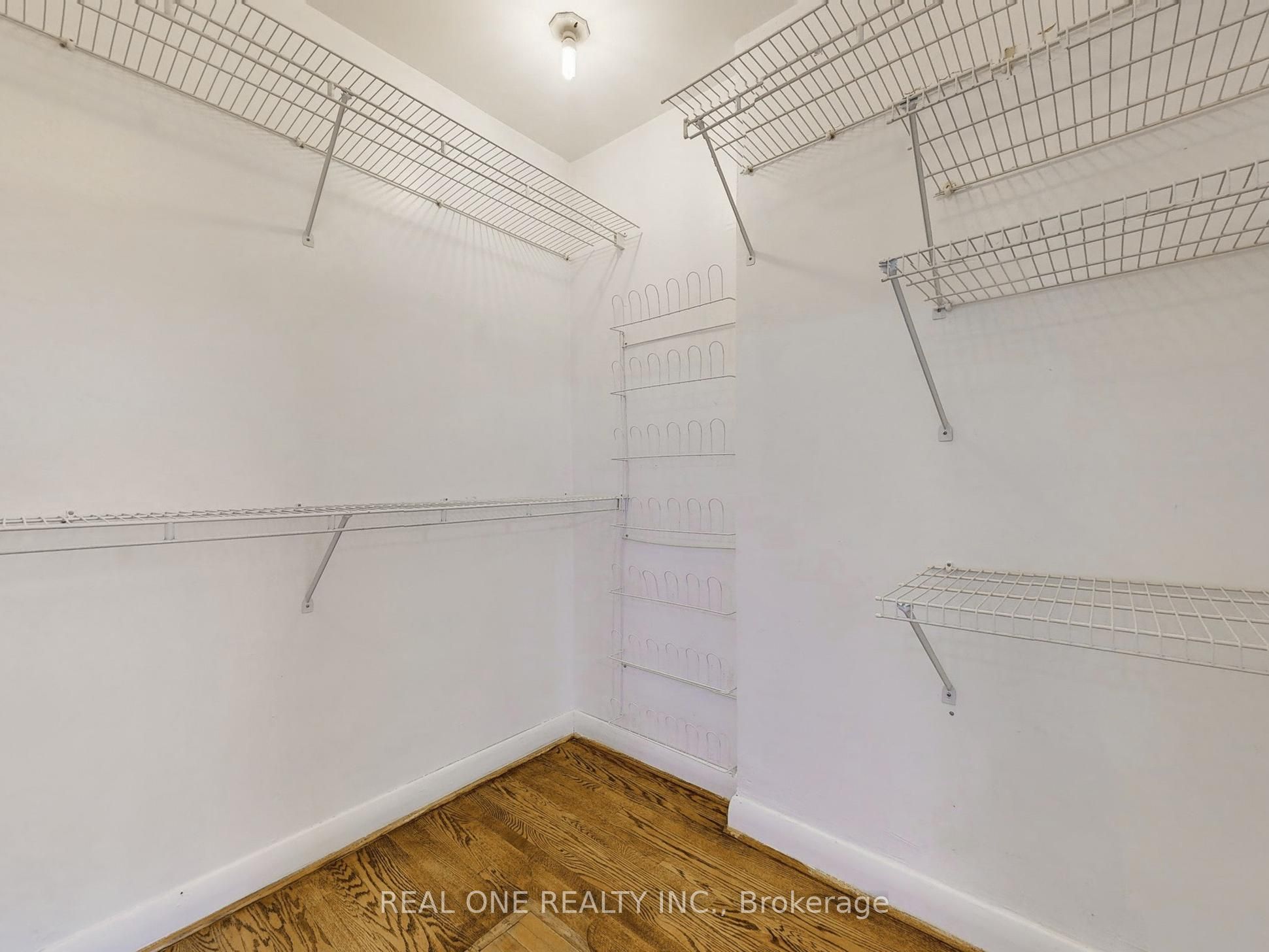 6 Morewood Crescent