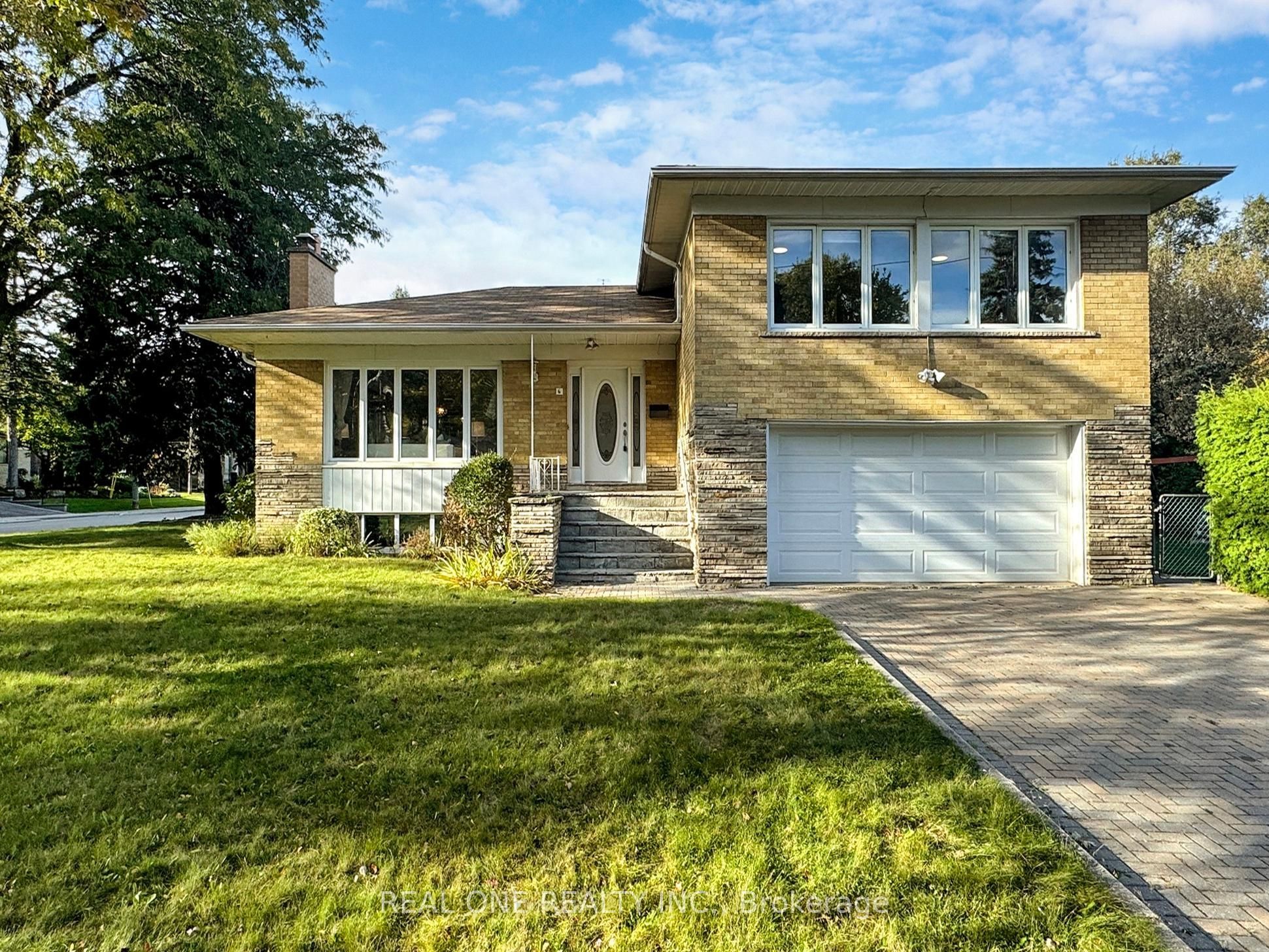 6 Morewood Crescent