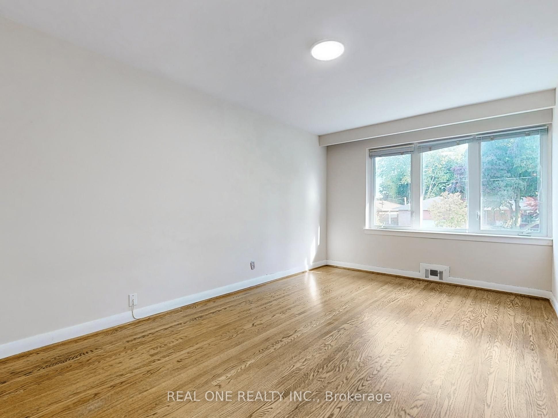 6 Morewood Crescent