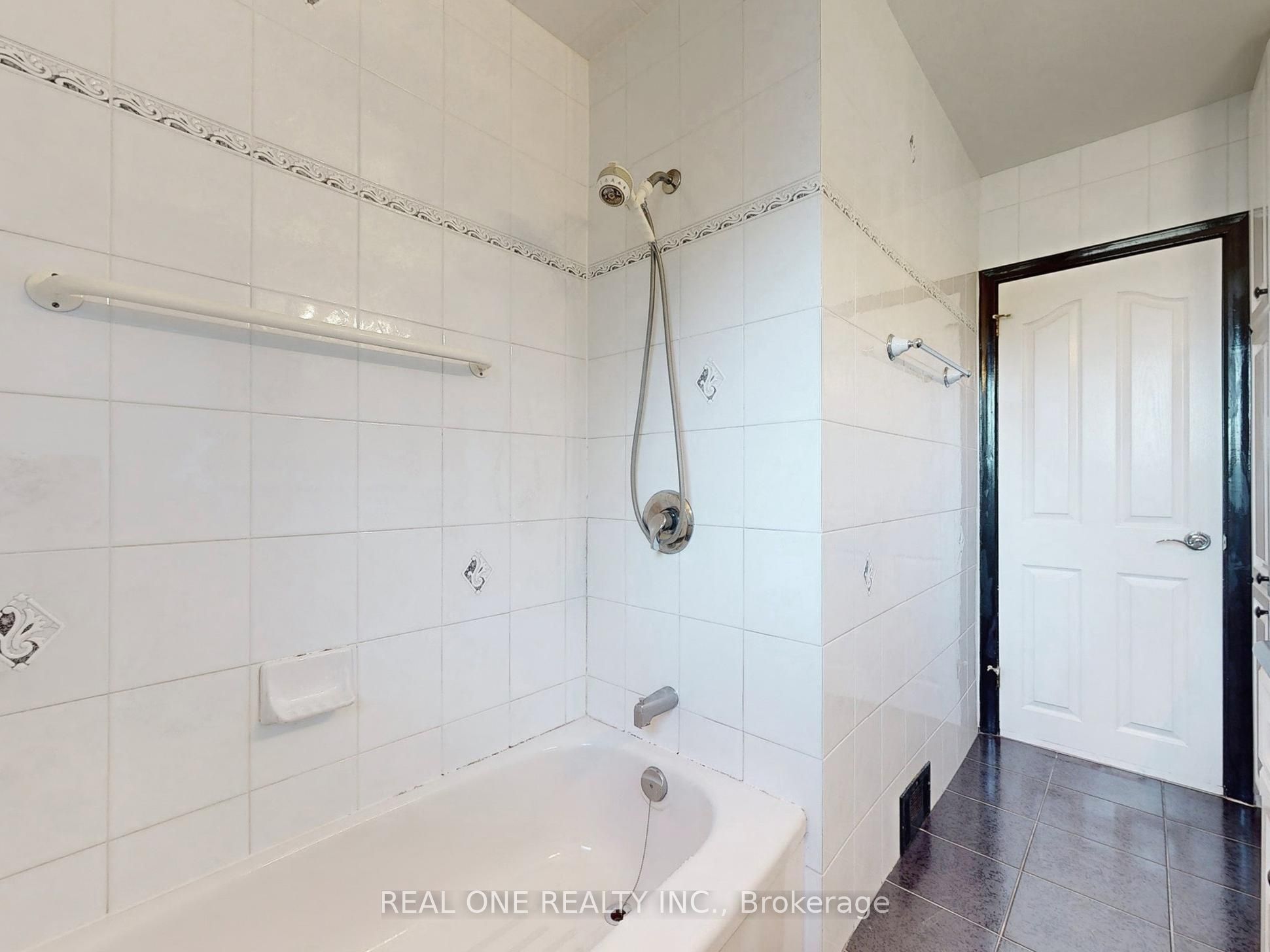 6 Morewood Crescent