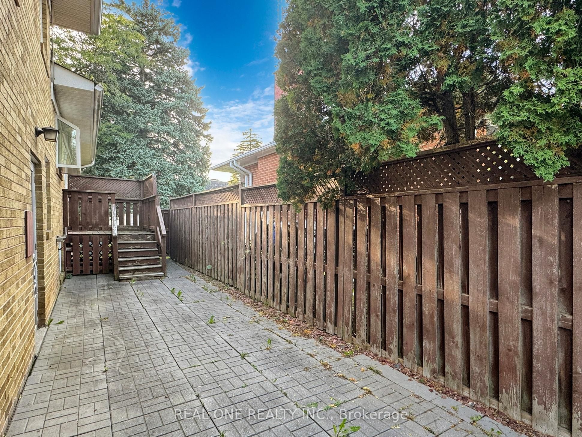 6 Morewood Crescent