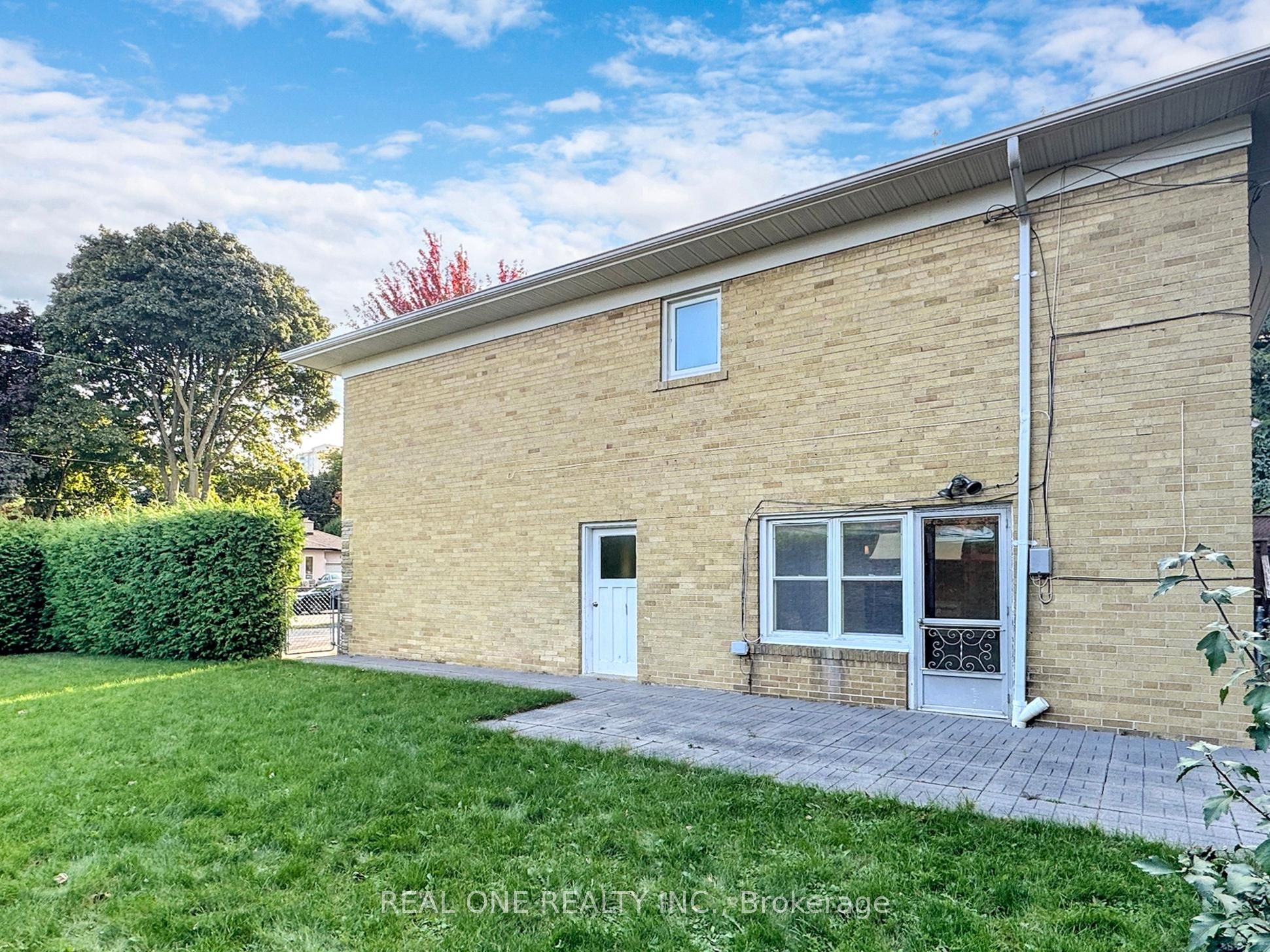 6 Morewood Crescent