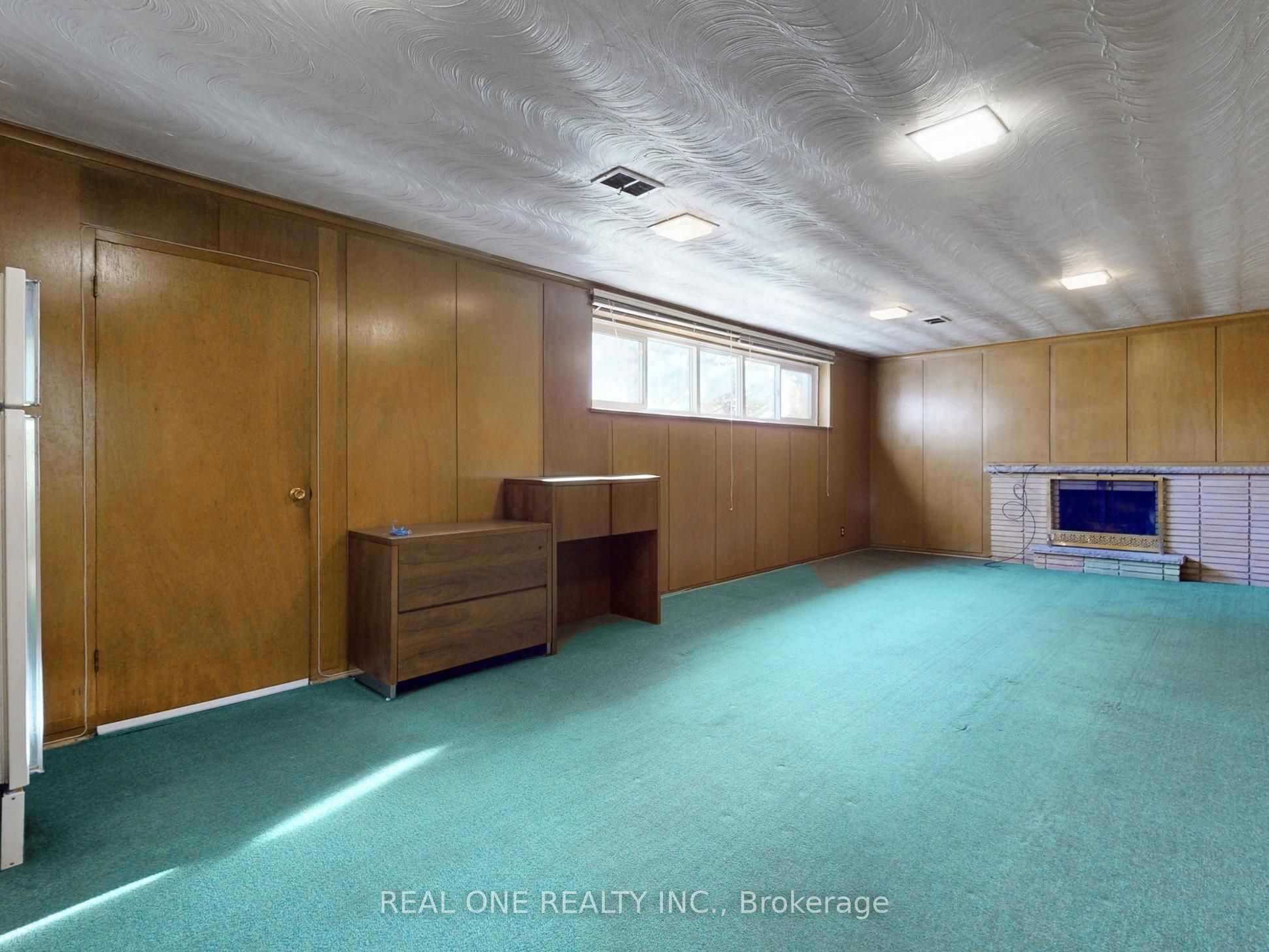 6 Morewood Crescent