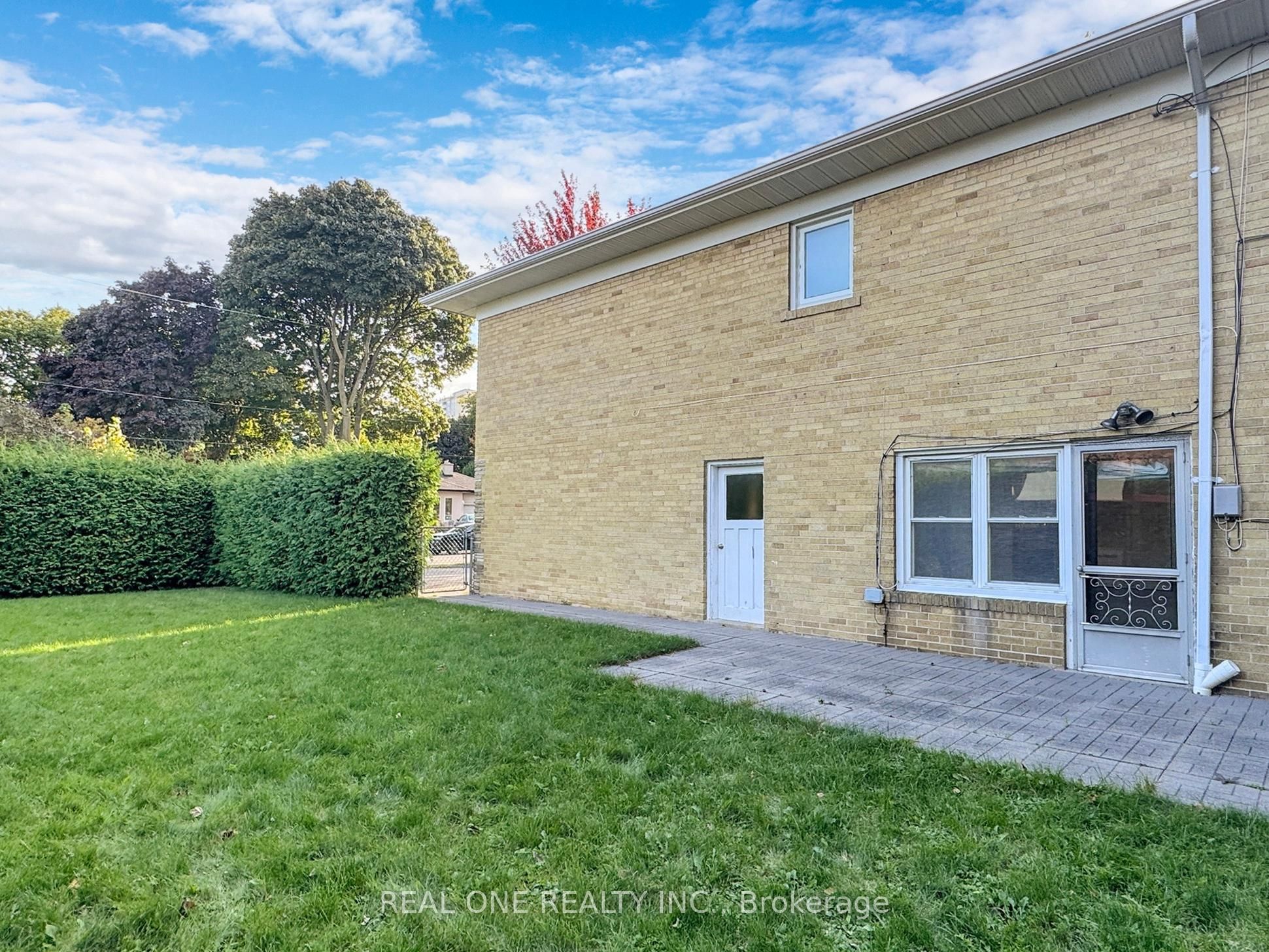 6 Morewood Crescent