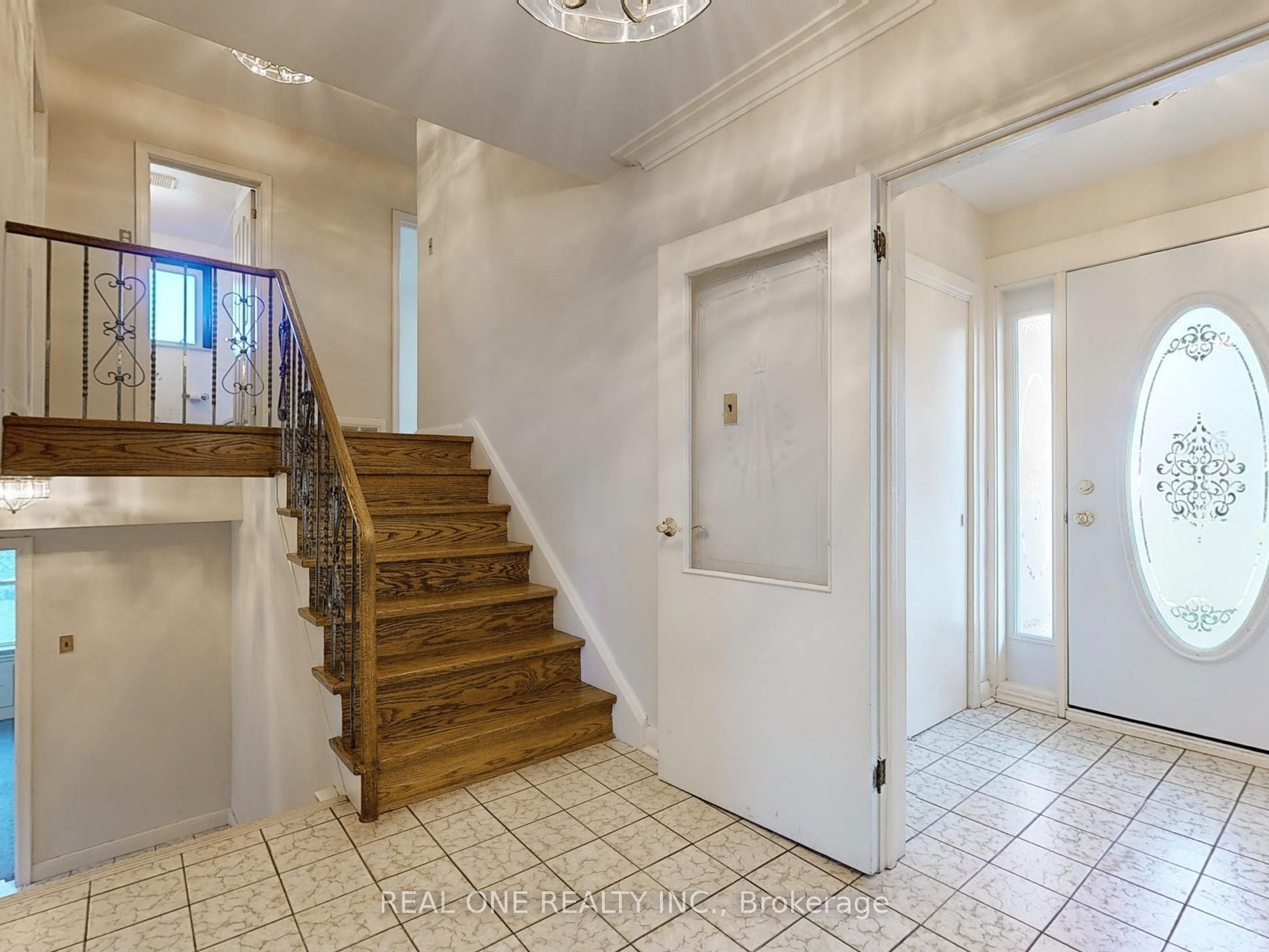 6 Morewood Crescent