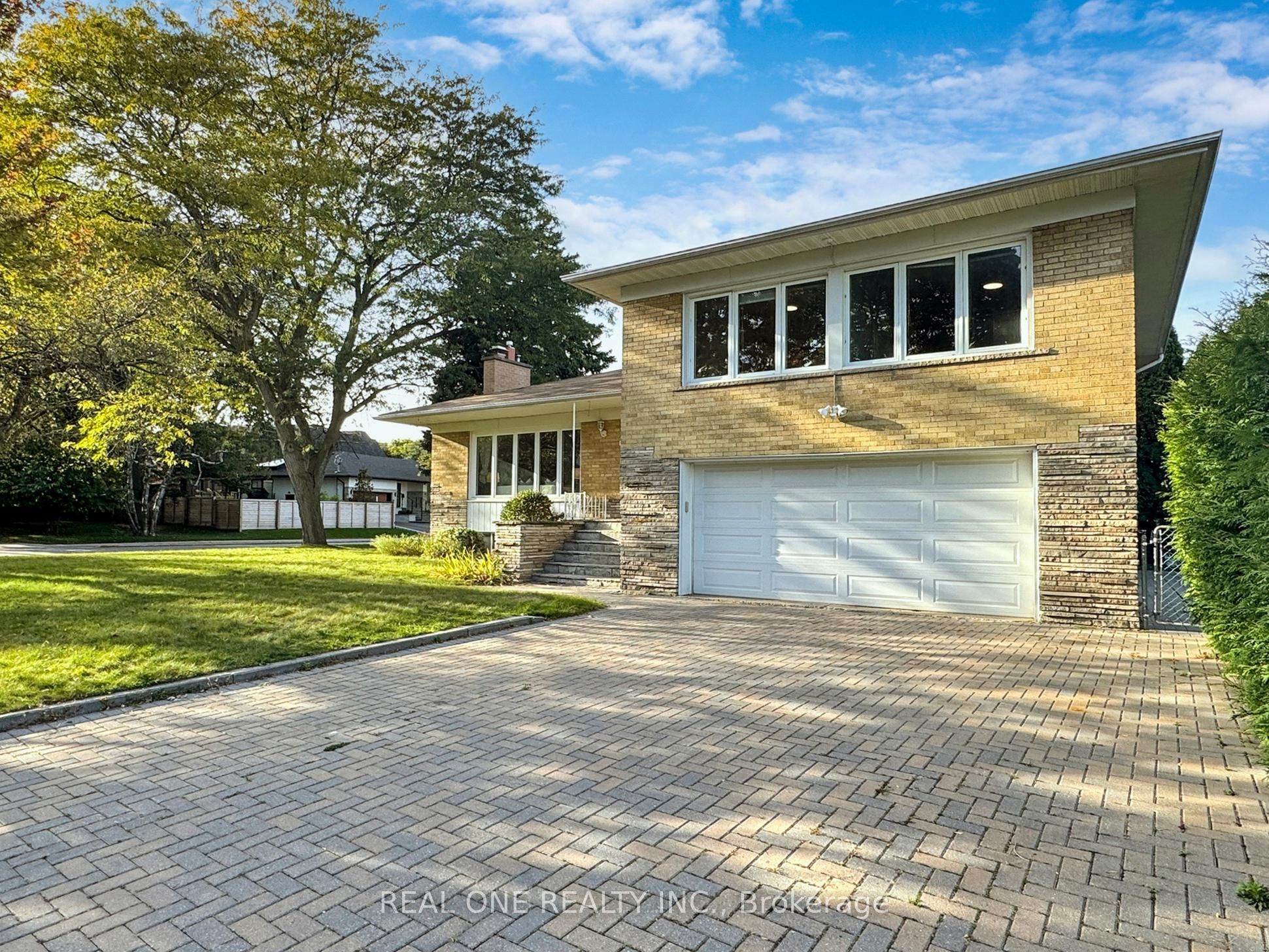 6 Morewood Crescent