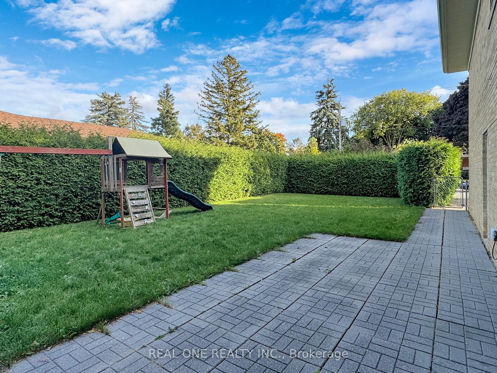 6 Morewood Crescent