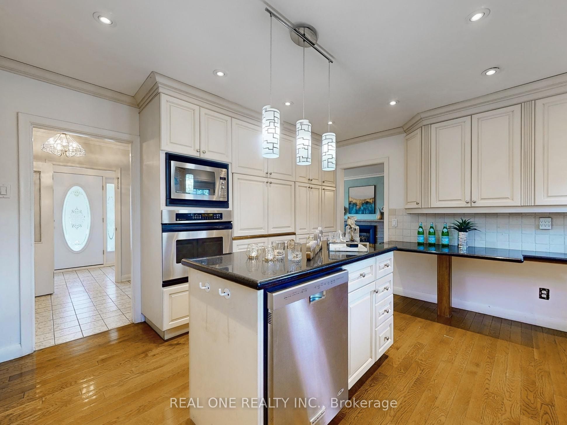 6 Morewood Crescent