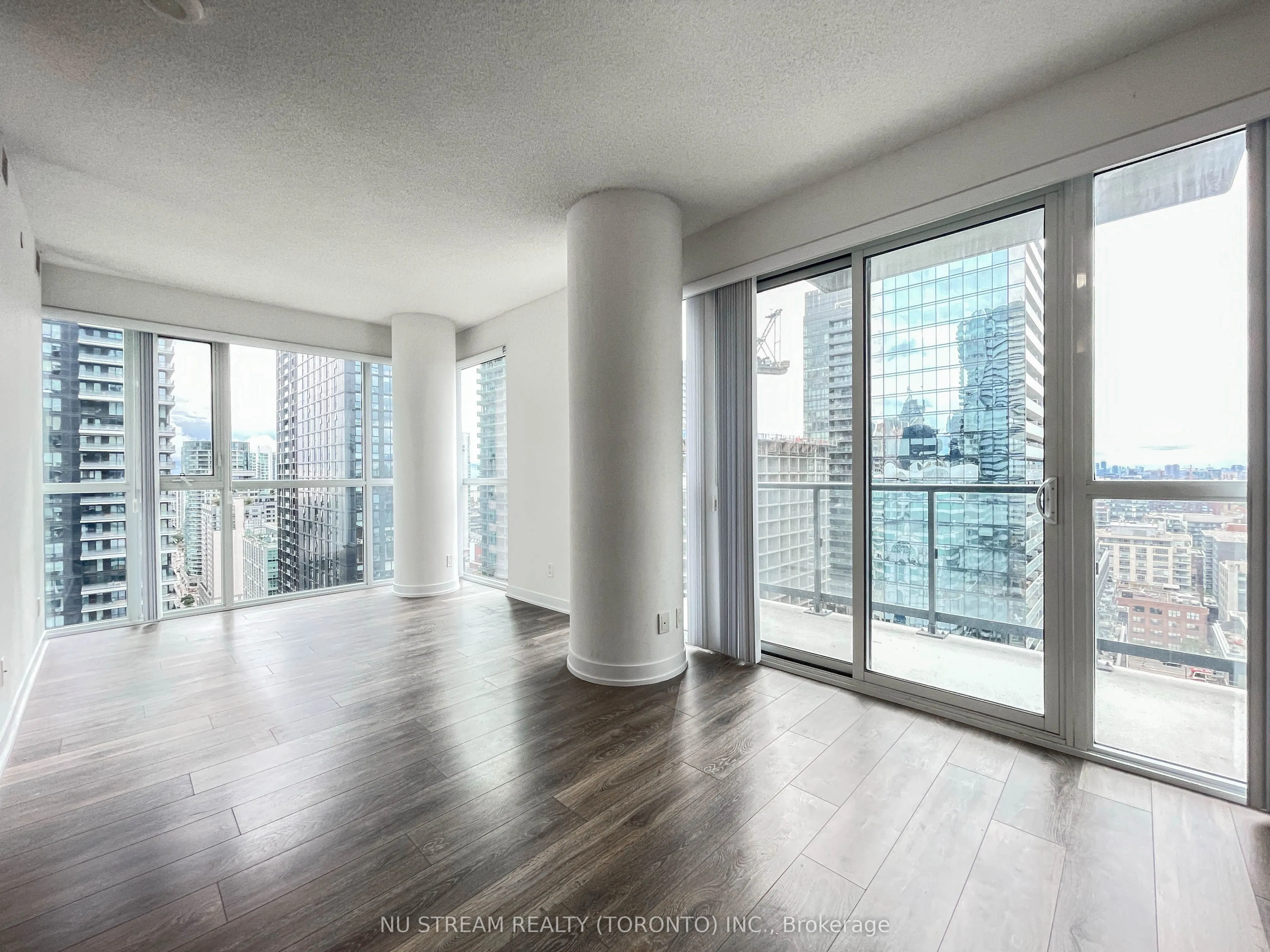 87 Peter Street, #2302