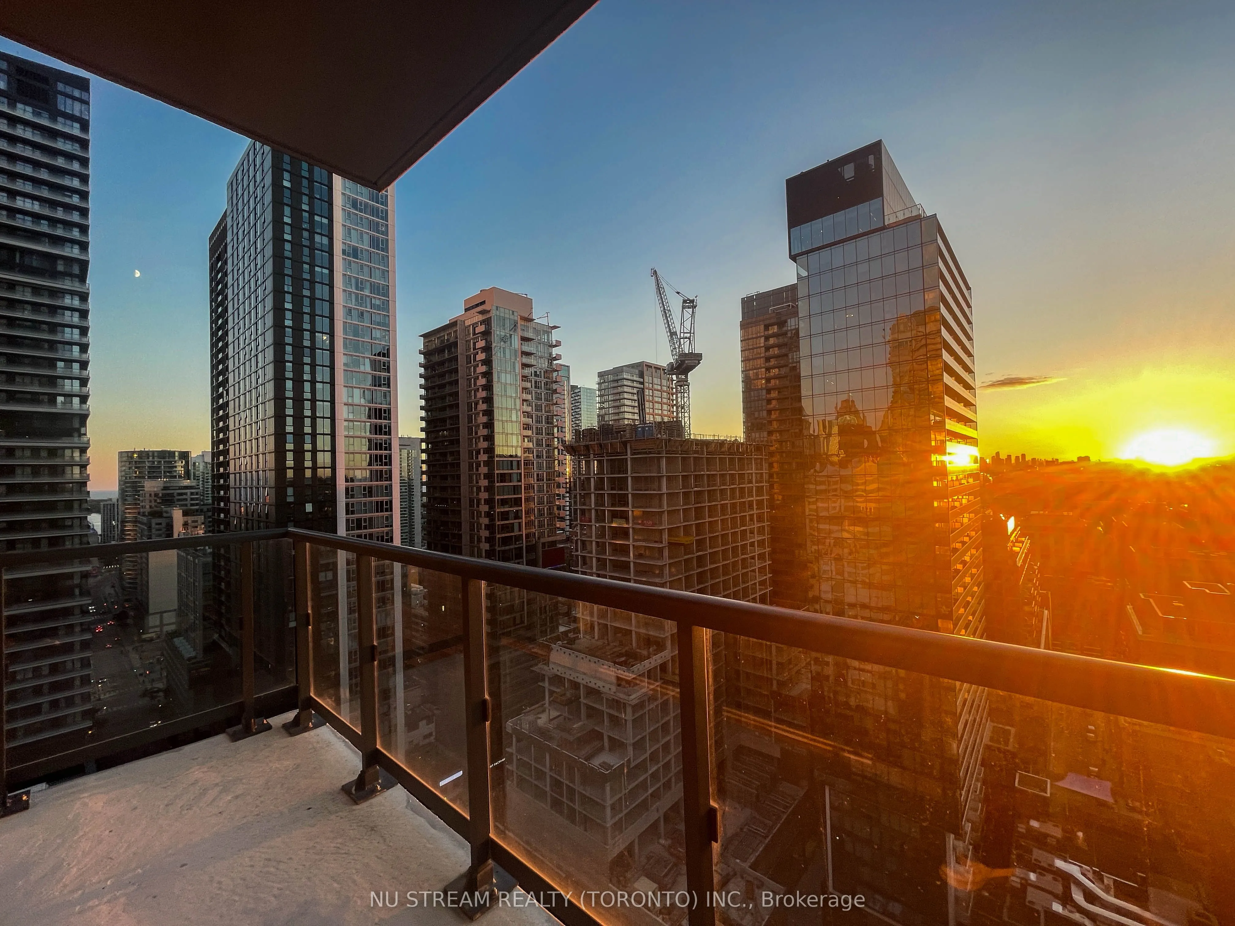 87 Peter Street, #2302