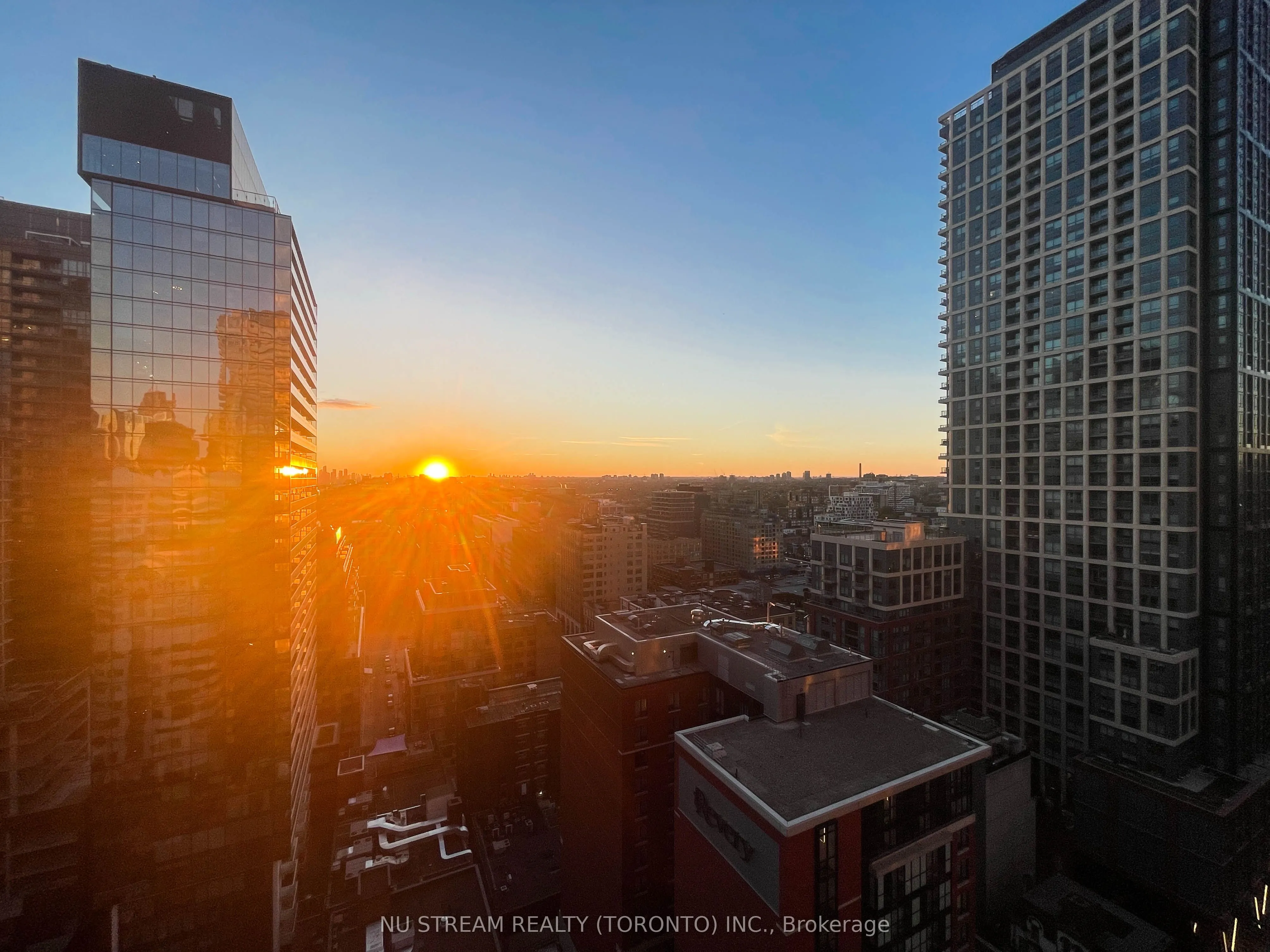 87 Peter Street, #2302