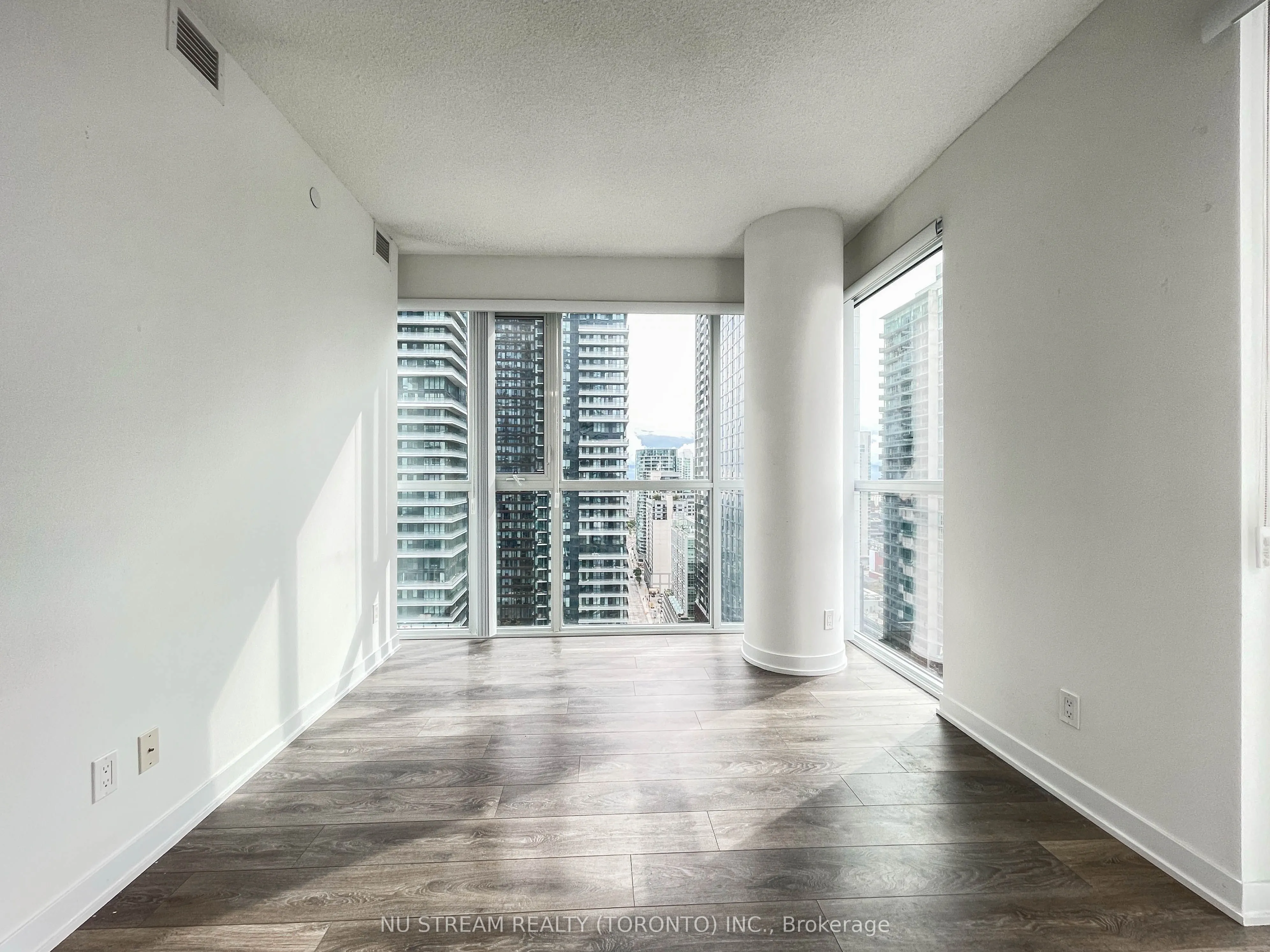 87 Peter Street, #2302