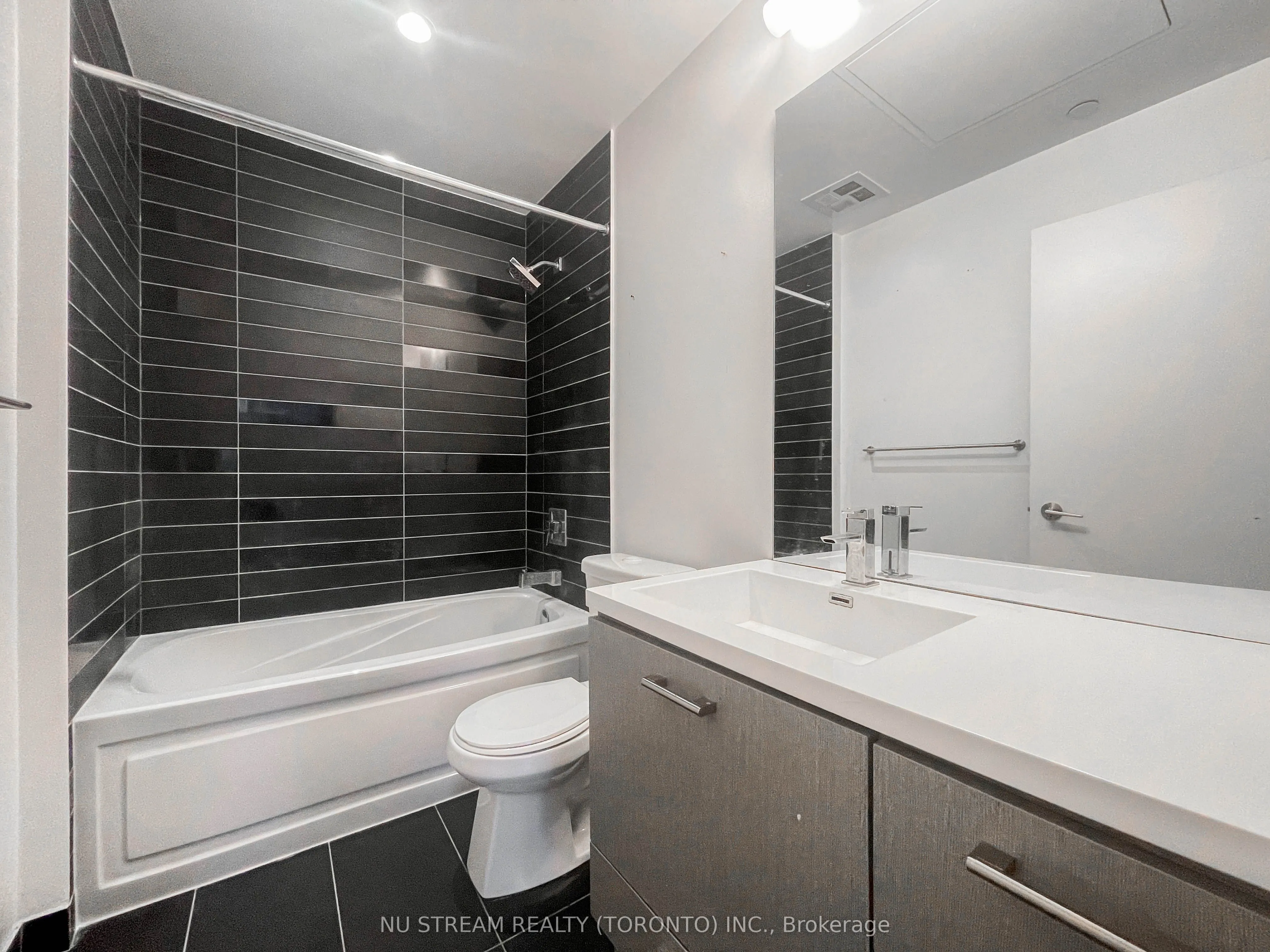 87 Peter Street, #2302