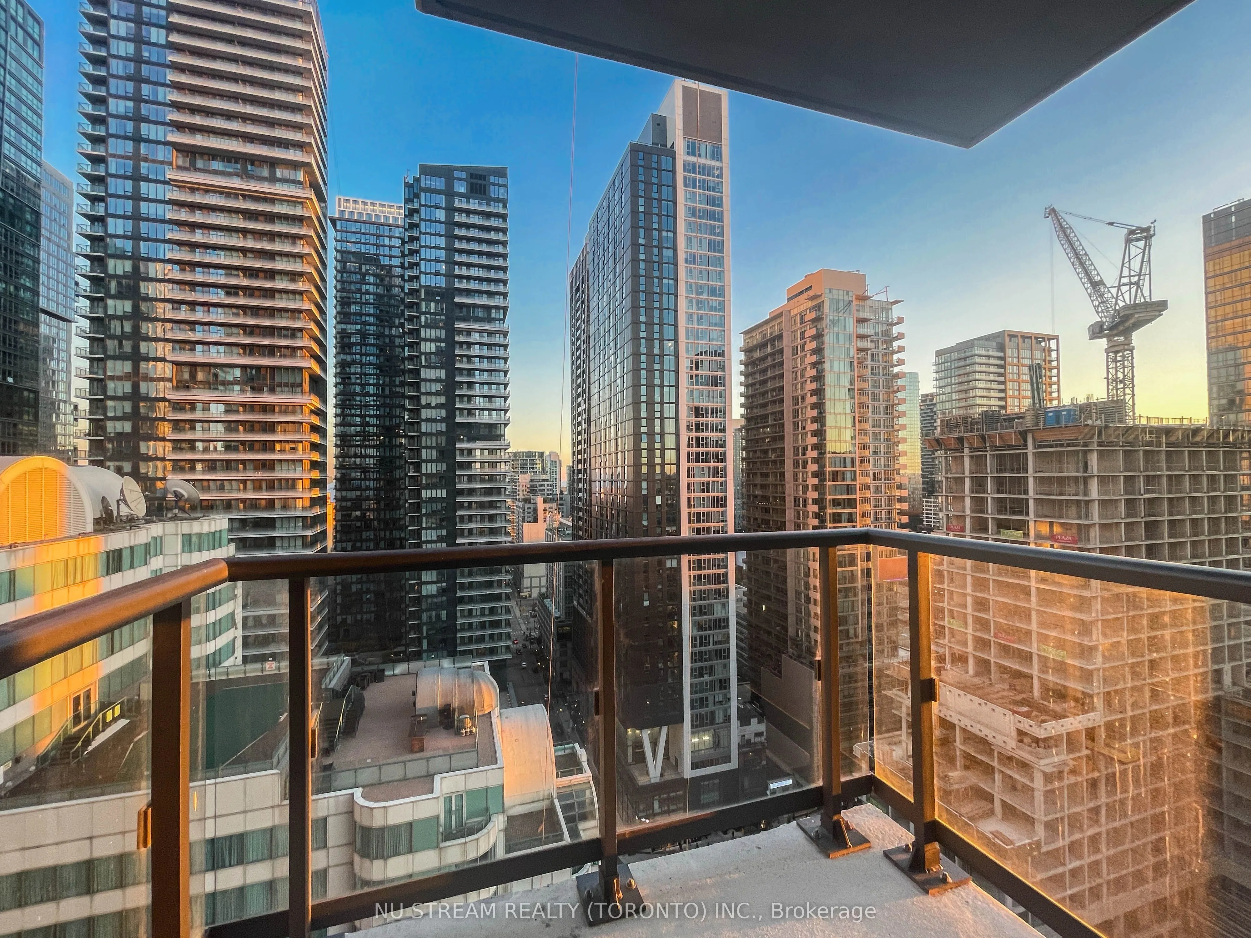 87 Peter Street, #2302