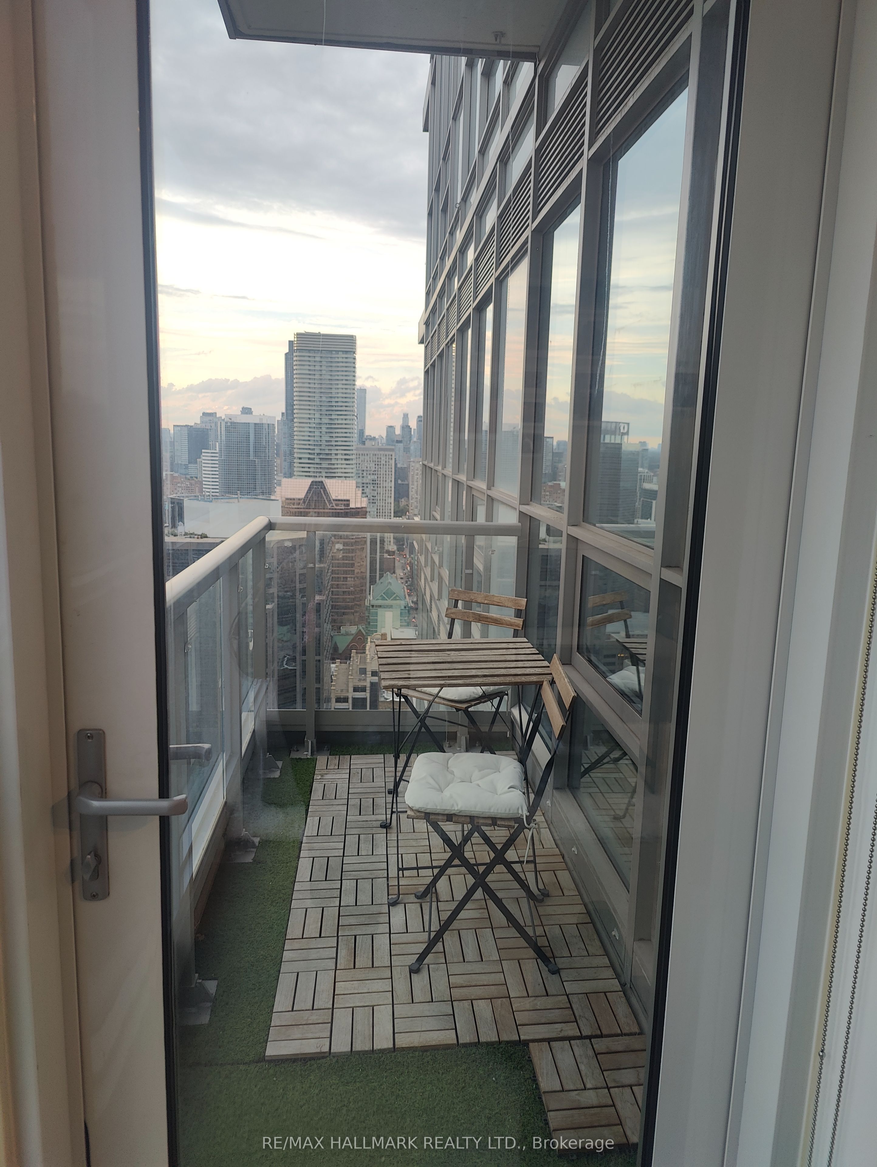 88 Scott Street, #4501