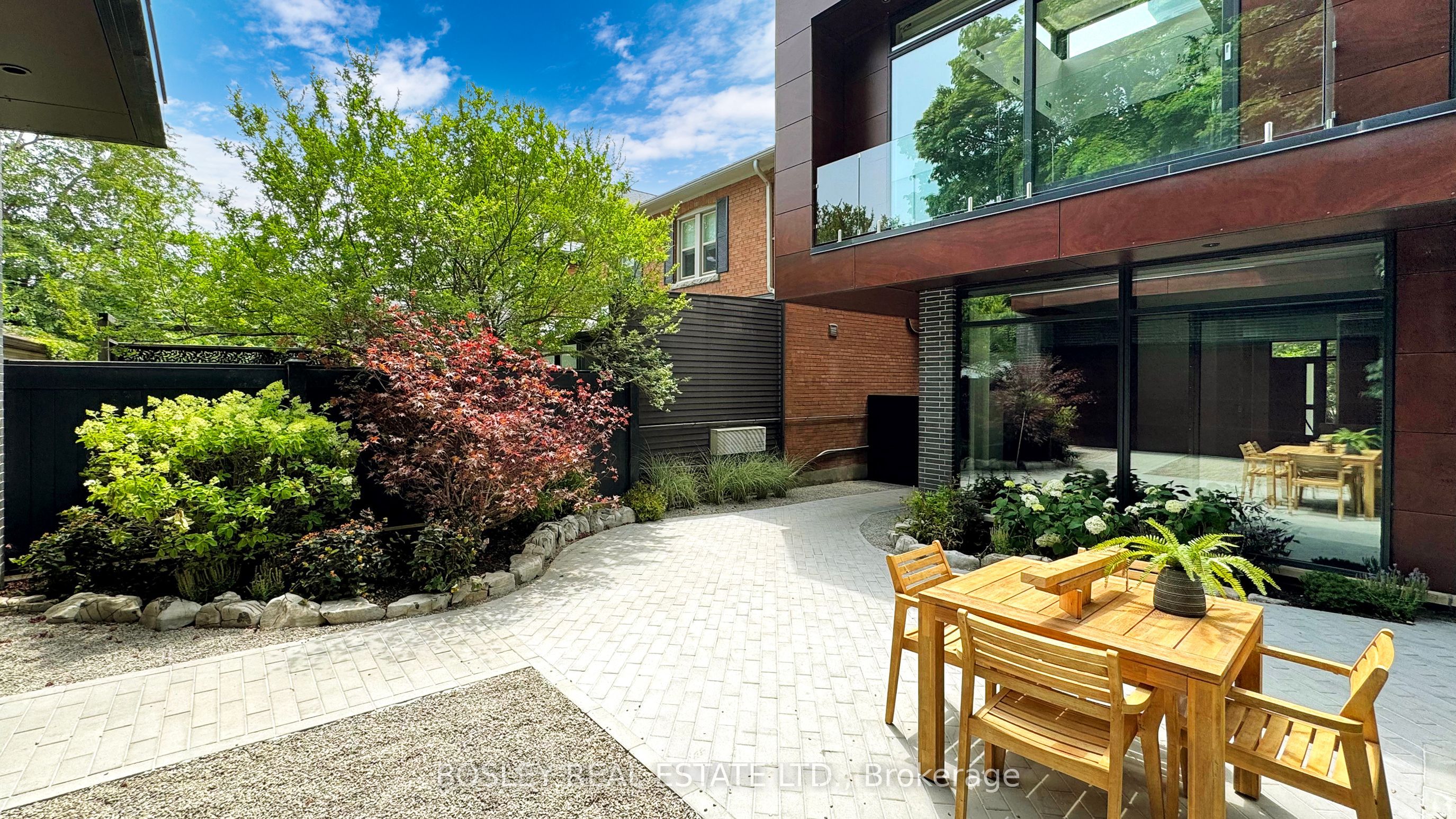 5 Braemar Avenue