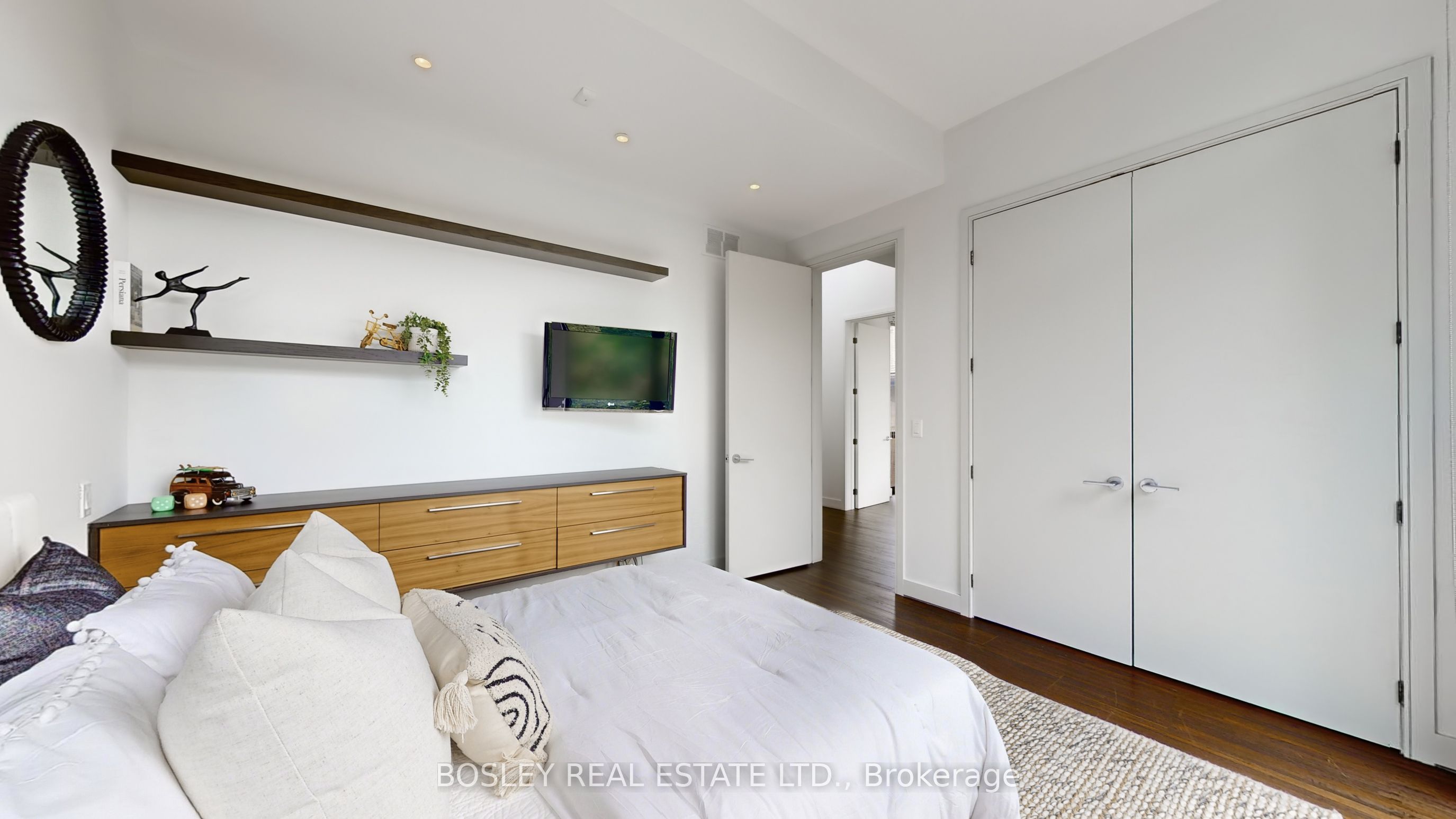 5 Braemar Avenue
