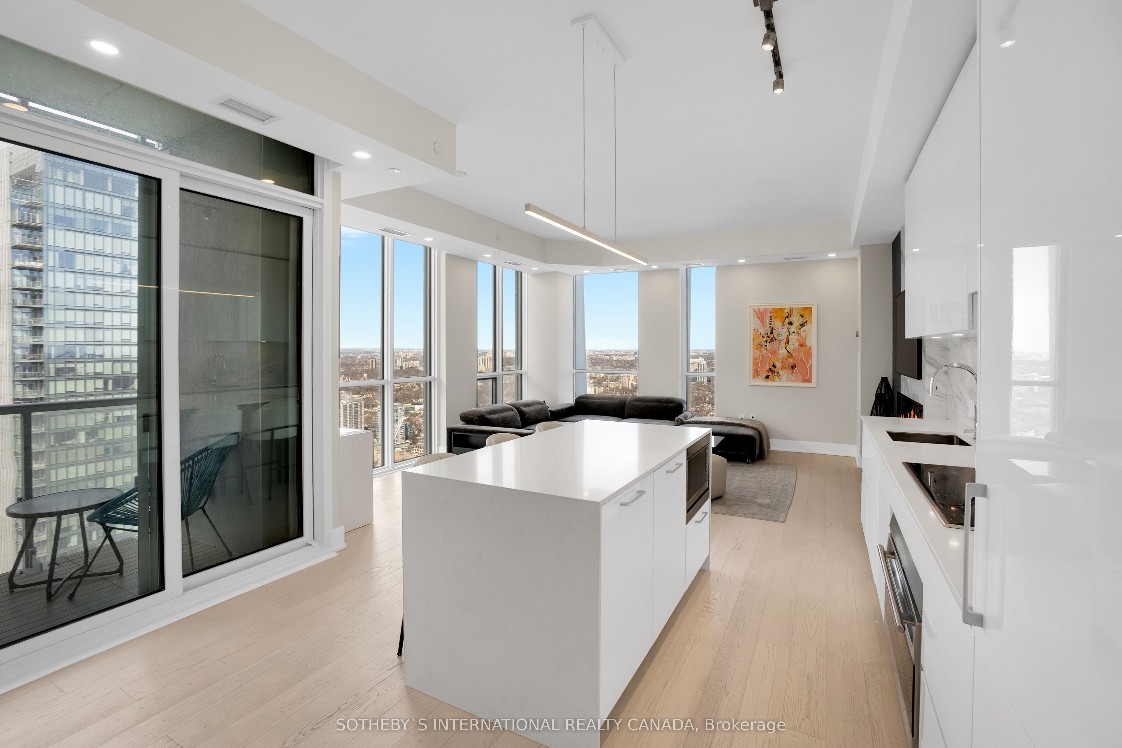 1 Yorkville Avenue #5405