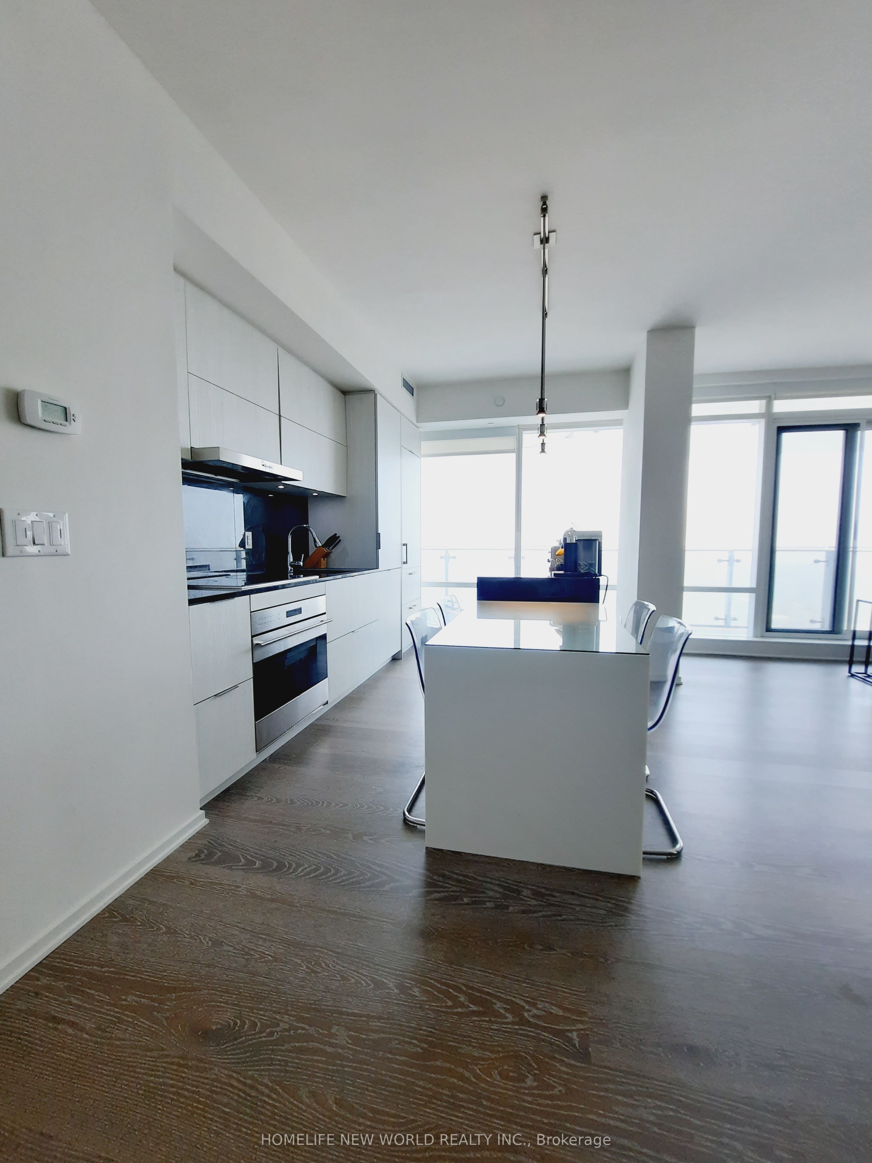 1 Bloor Street E #6902