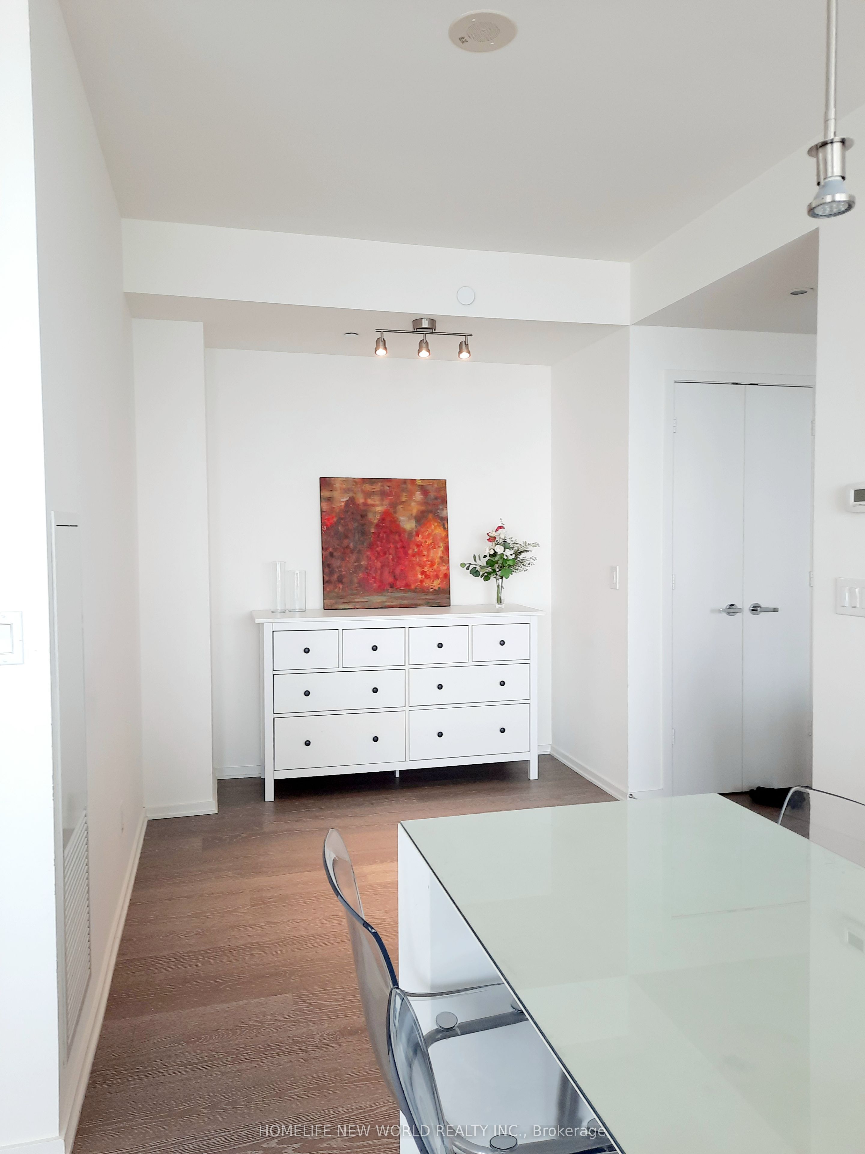 1 Bloor Street E #6902